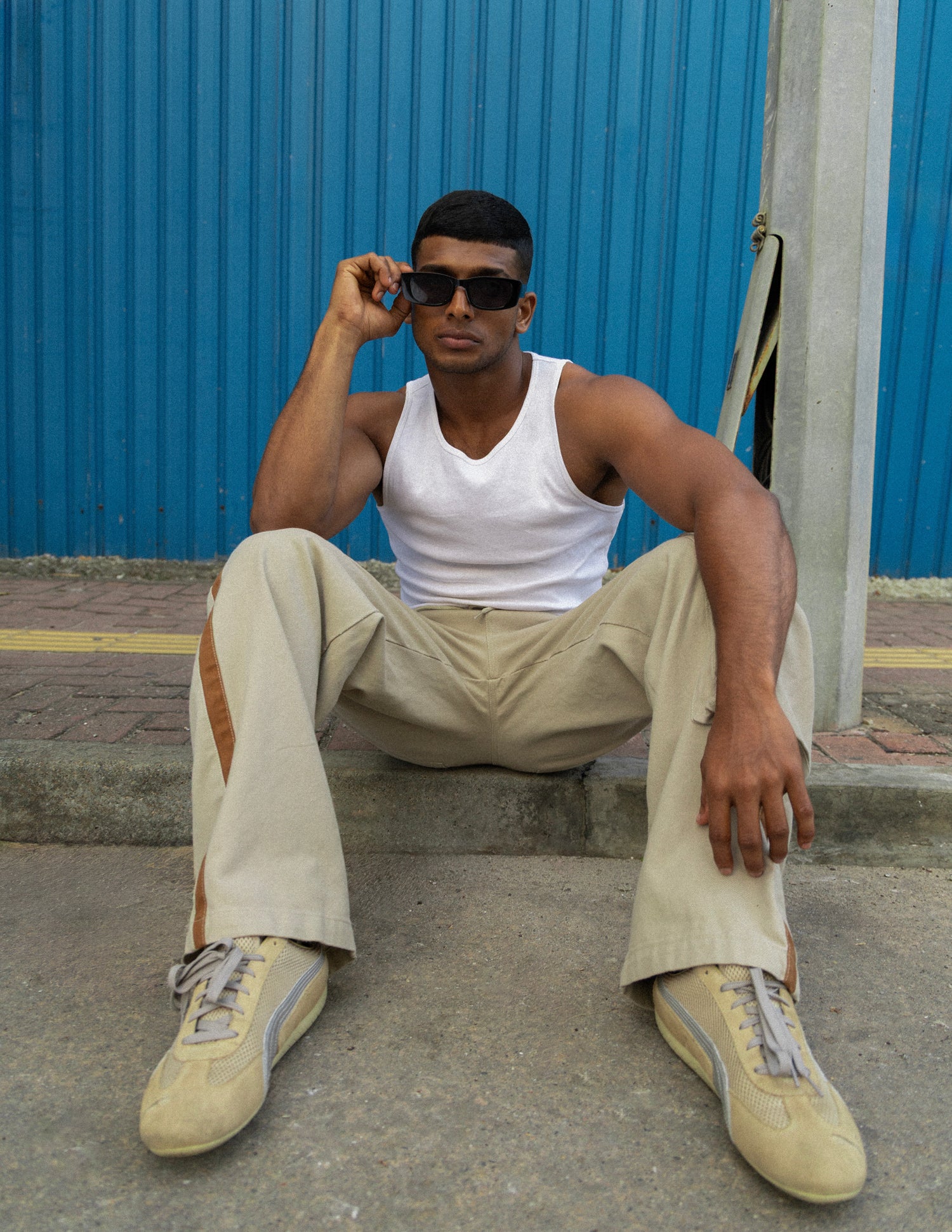 Contrast line detailed pant