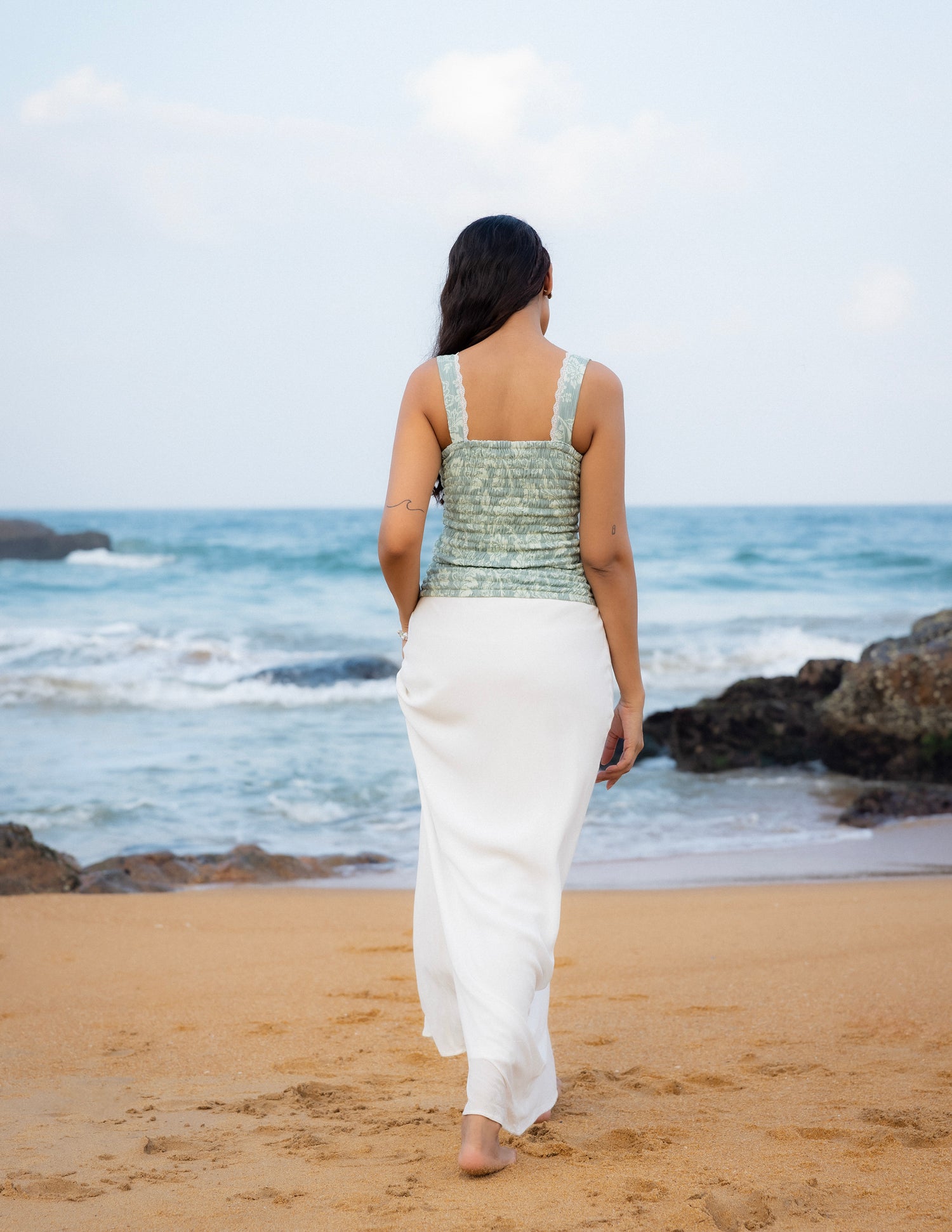 Lace Detailed Back Smocking Printed Top