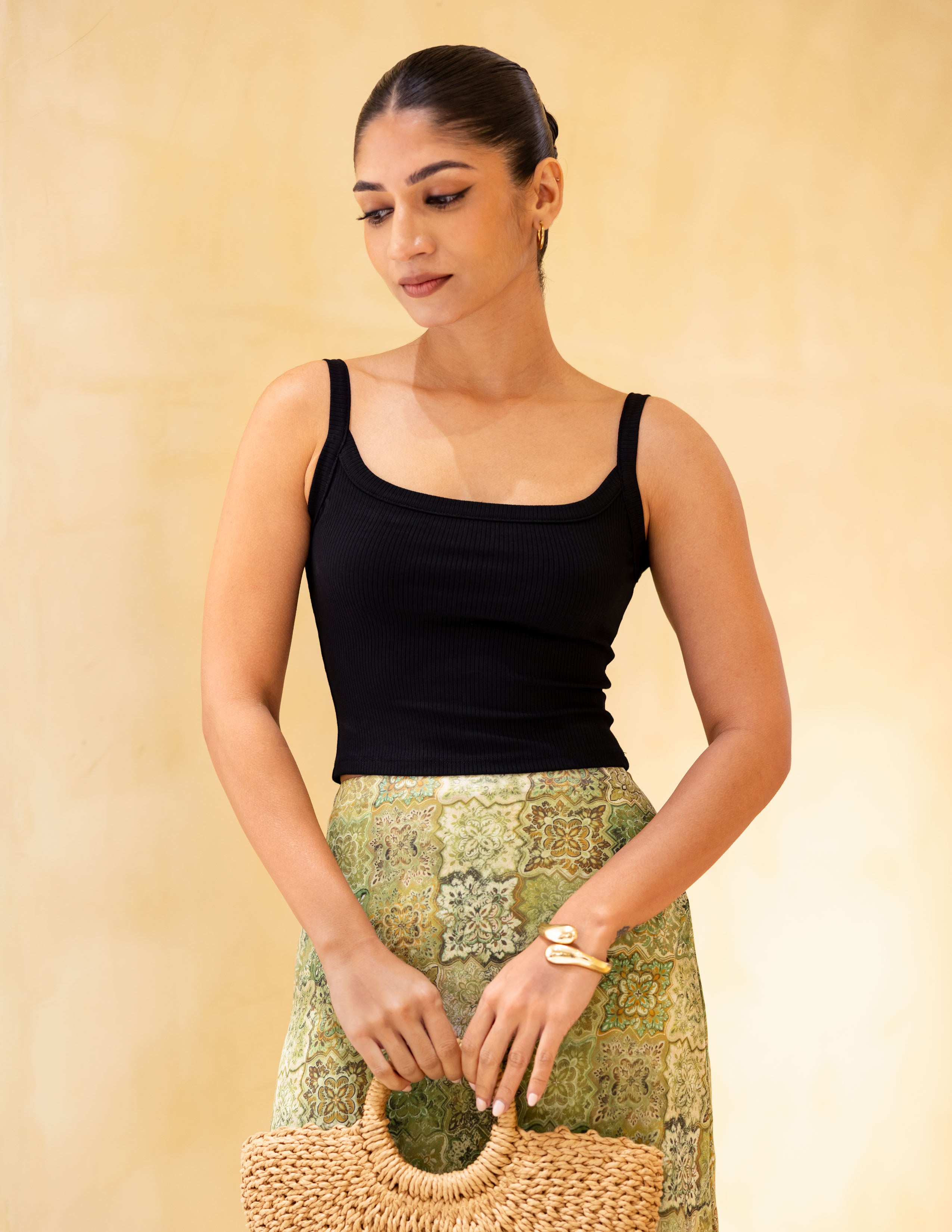 Scoop Neck Sleeveless Fitted Top