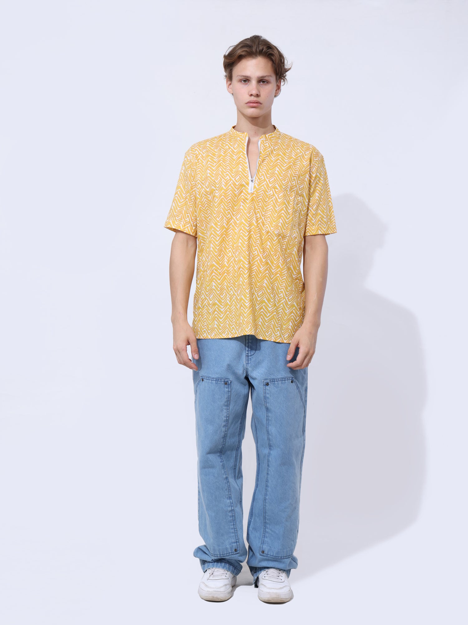 Front zipper detailed printed shirt