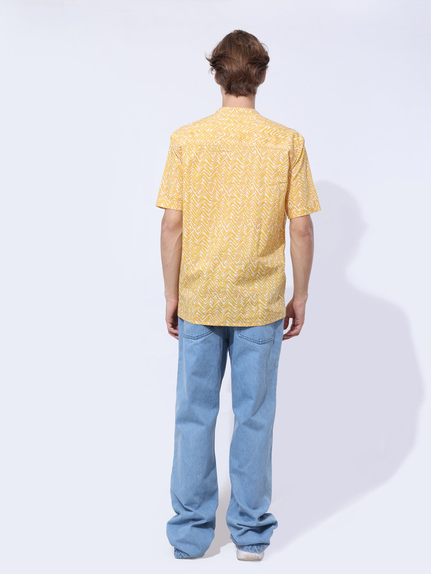 Front zipper detailed printed shirt