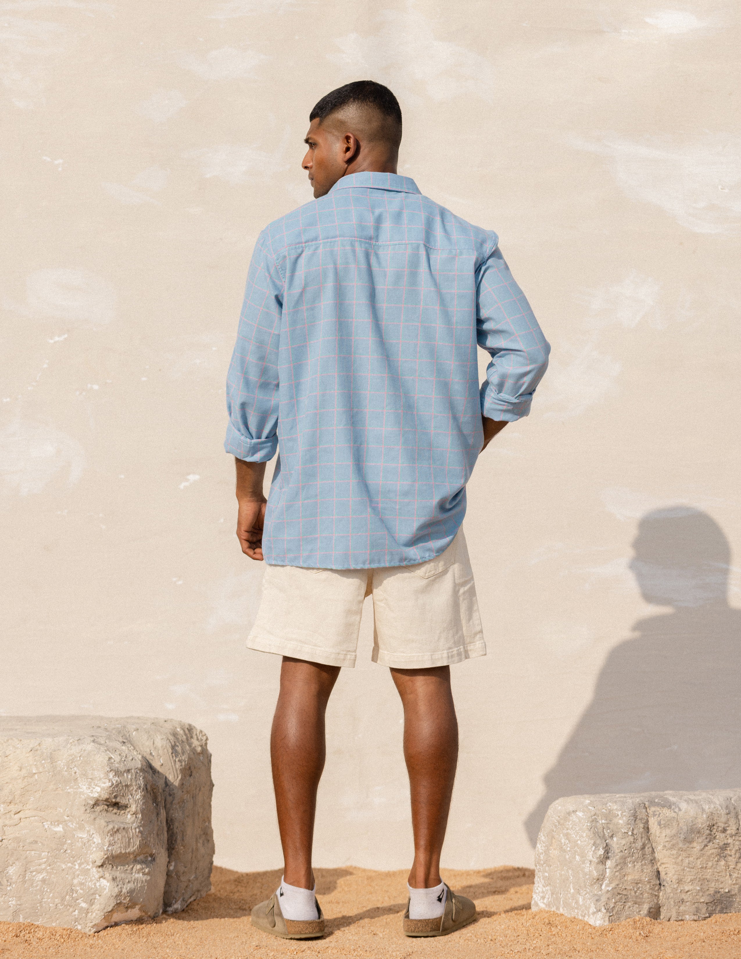 Oversized collar tacked shirt