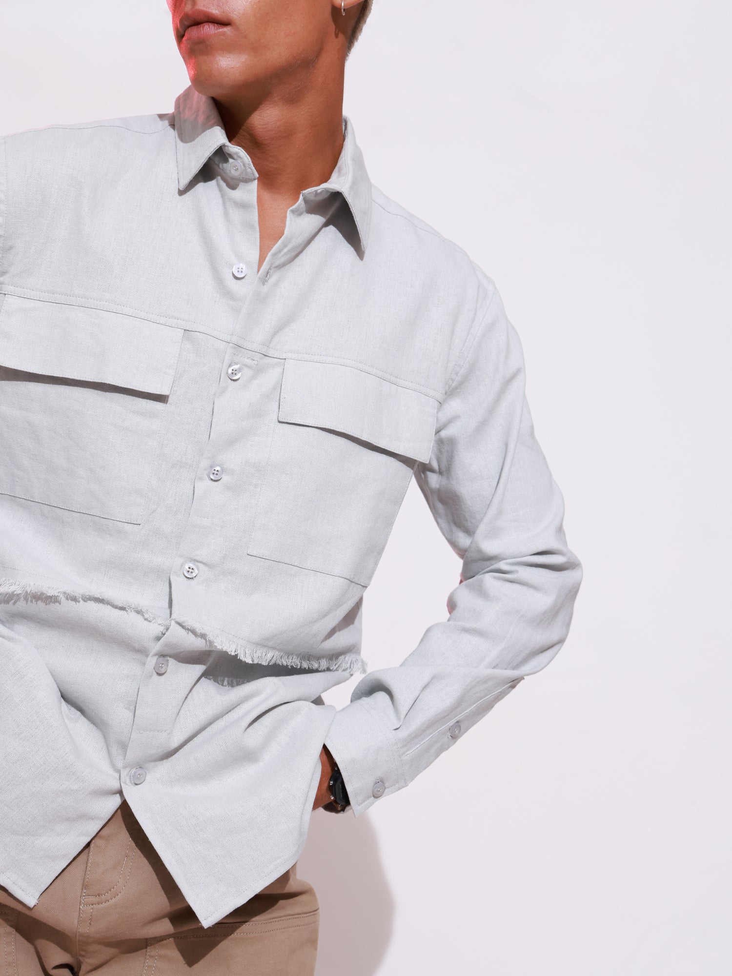 Long sleeved regular collar shirt