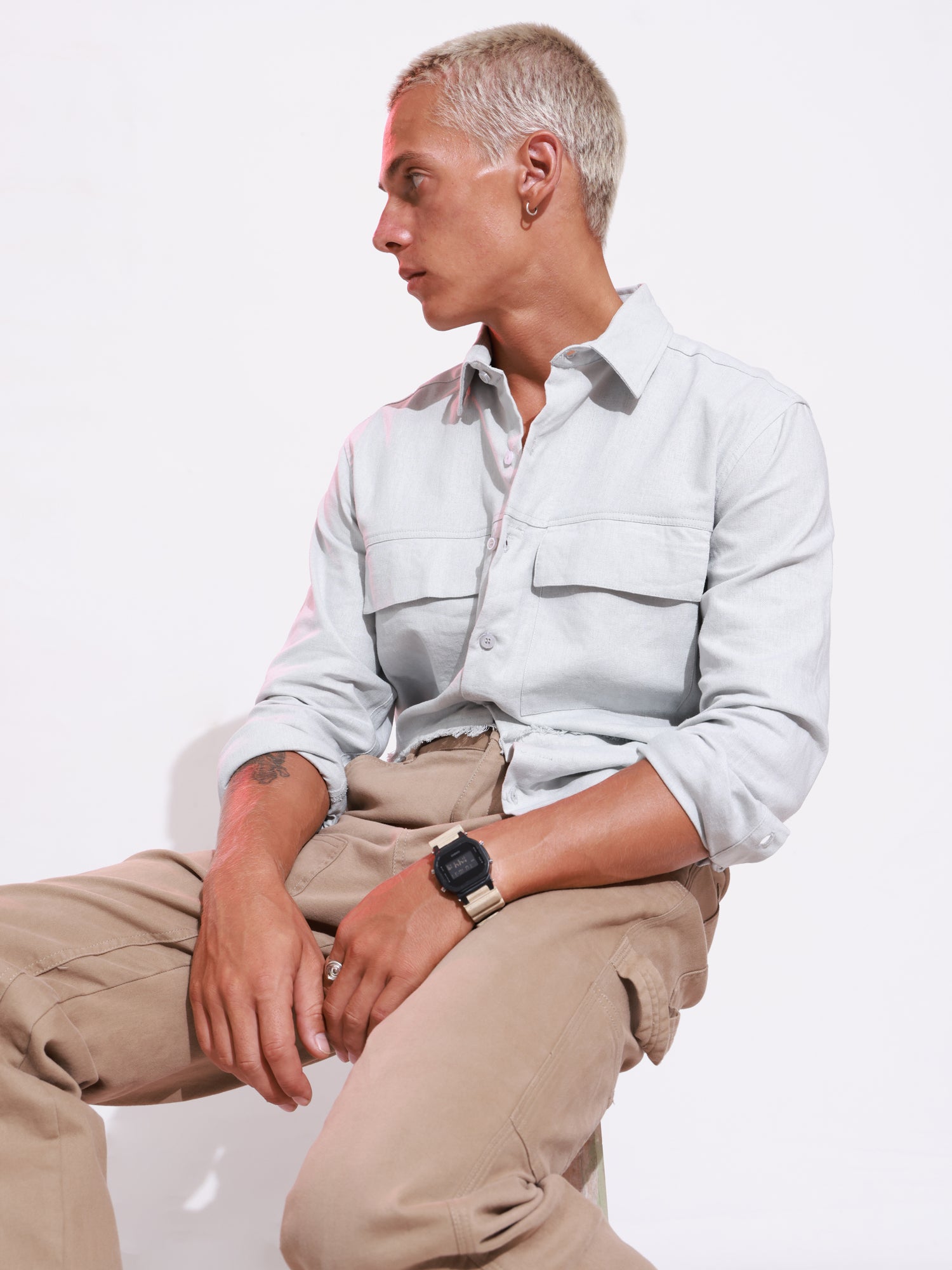 Long sleeved regular collar shirt