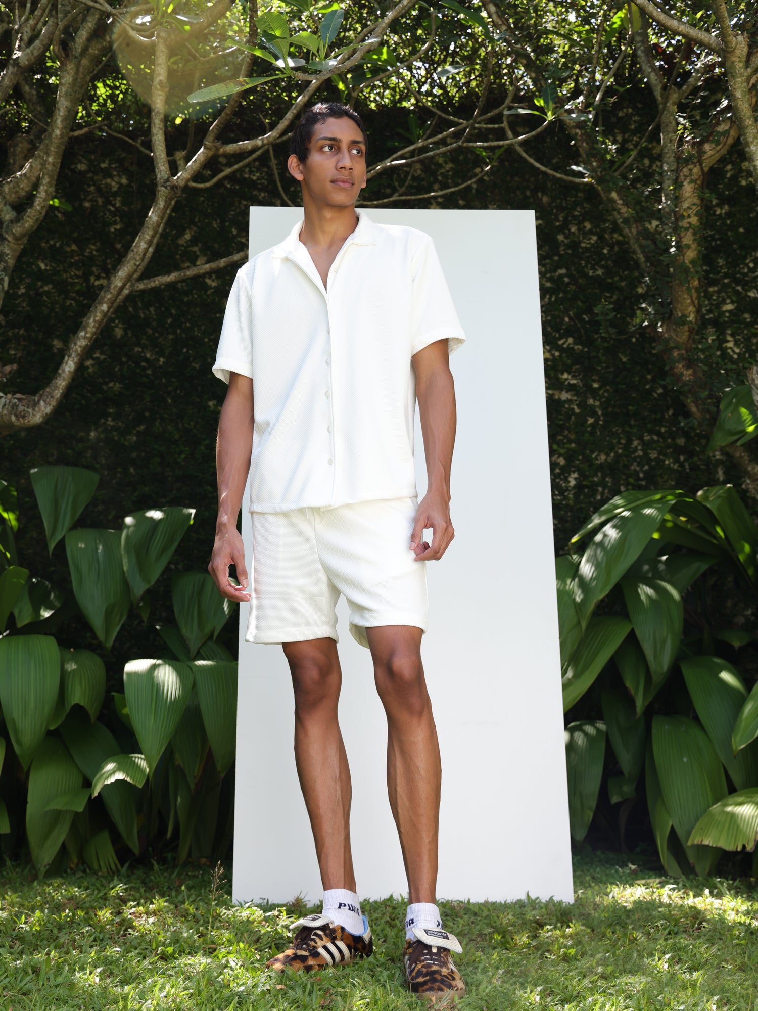 Texture detailed men's short