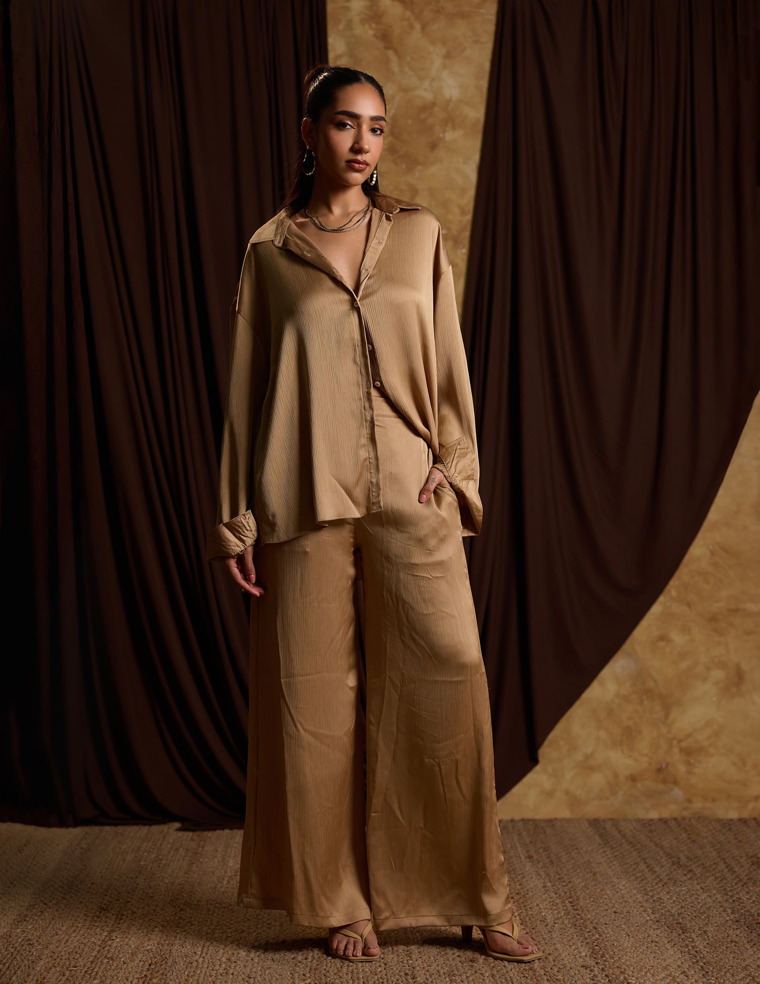 Collar Detailed Button Down Long Sleeved Top