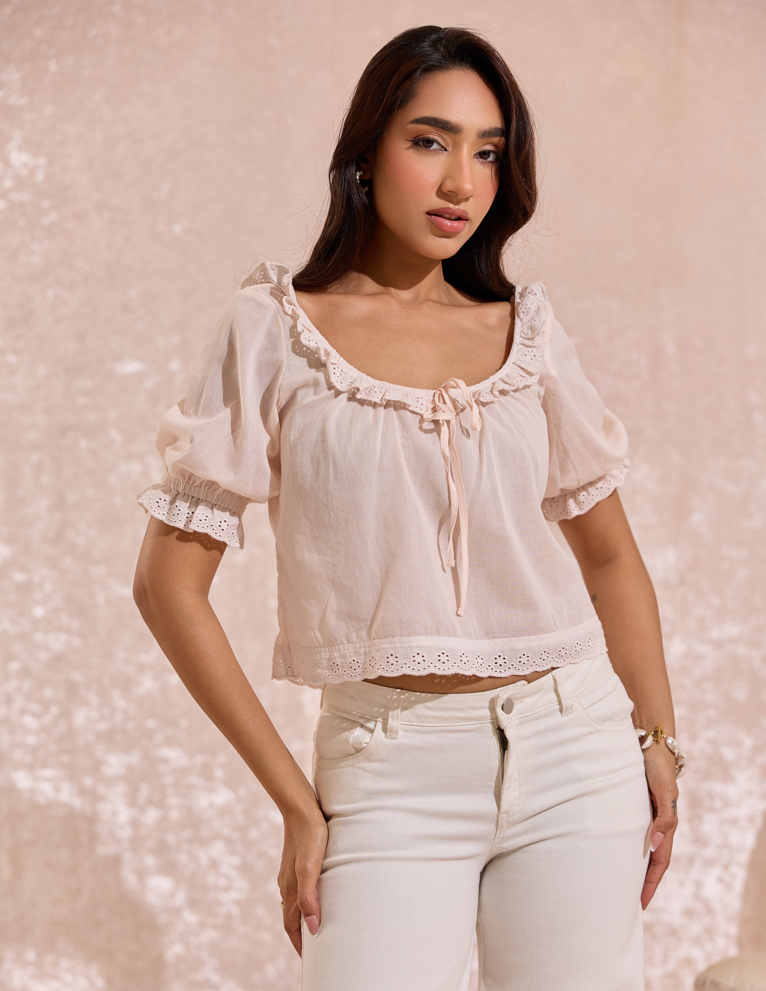 Lace Detailed Puff Sleeved Top