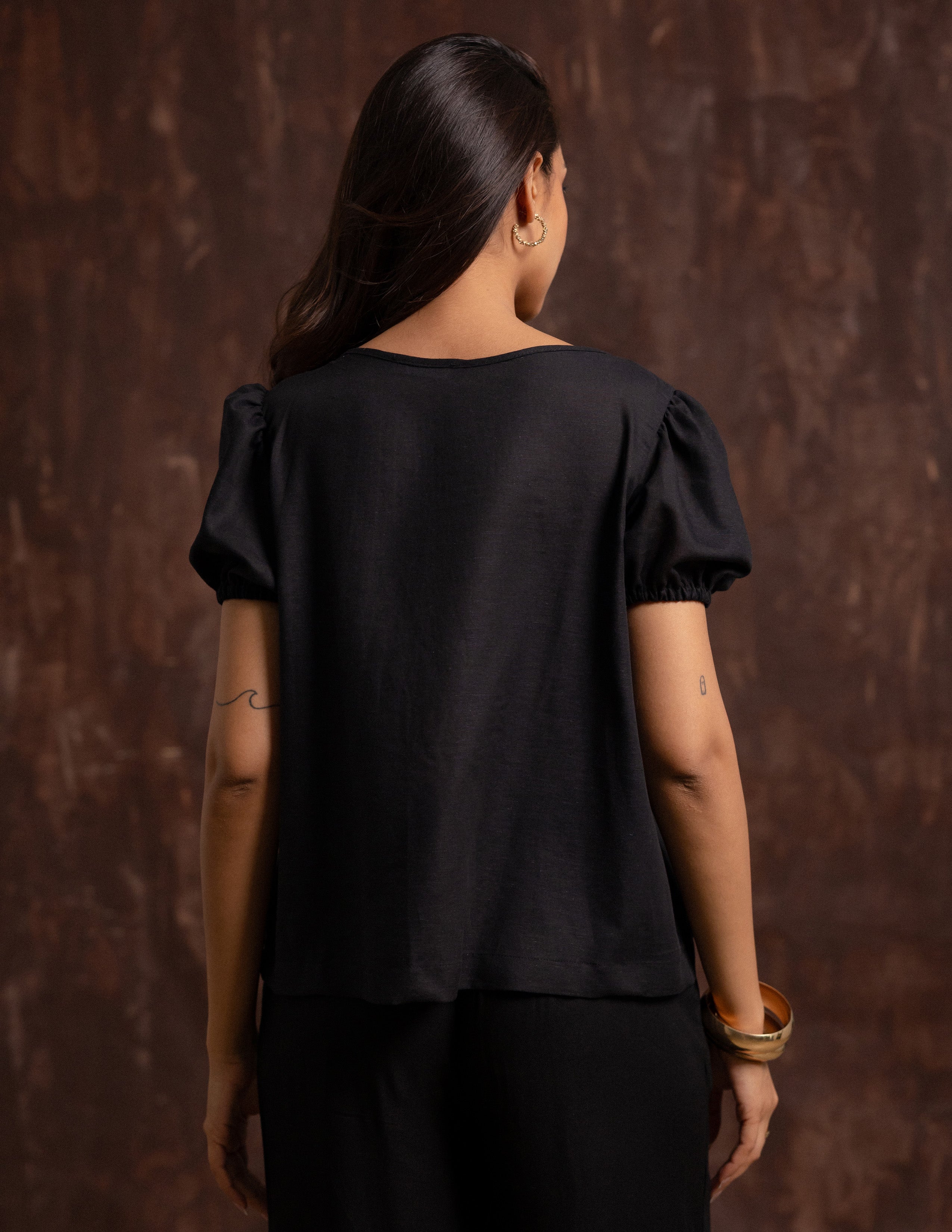 Pintuck Detailed Puff Sleeved Top