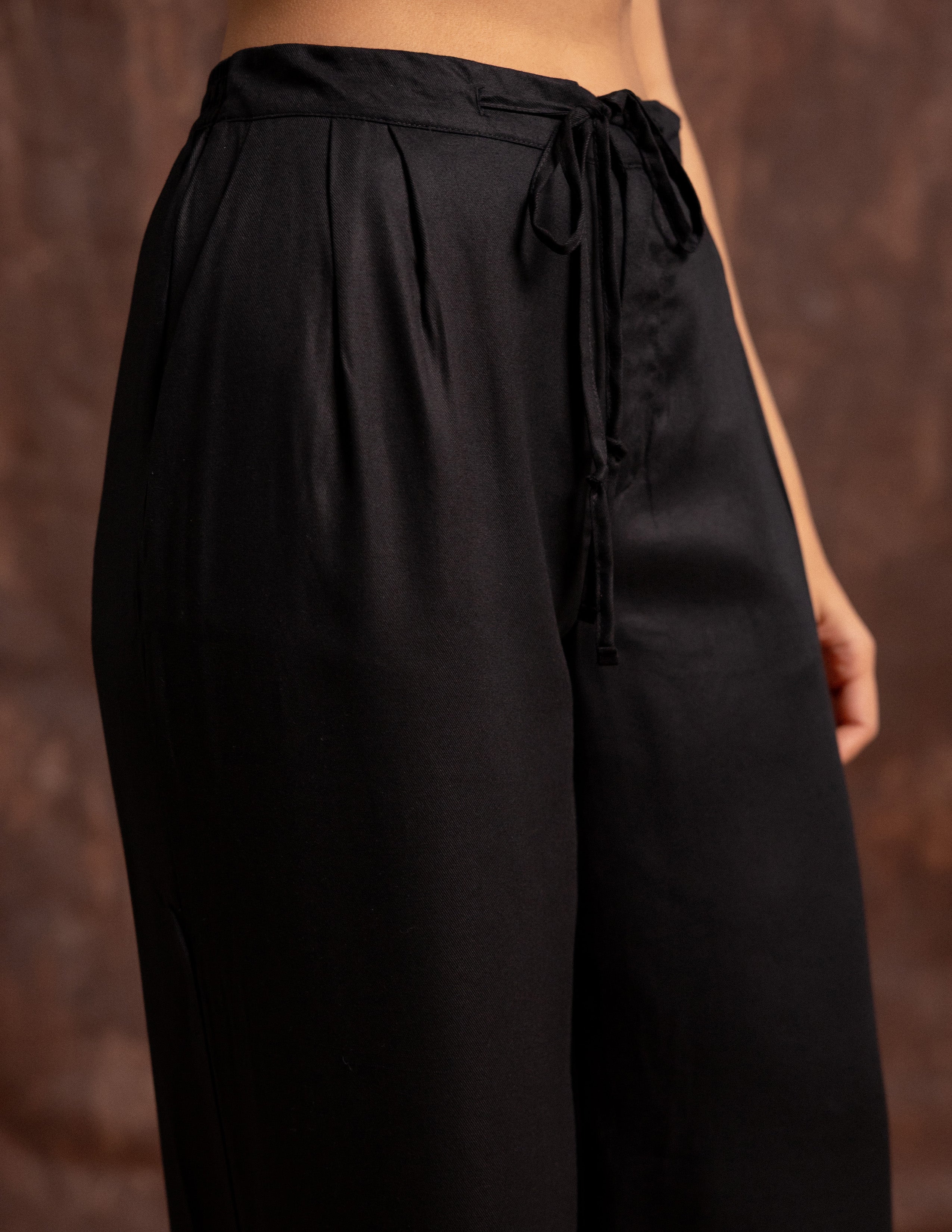 Tie Up Detailed Wide Leg Pant