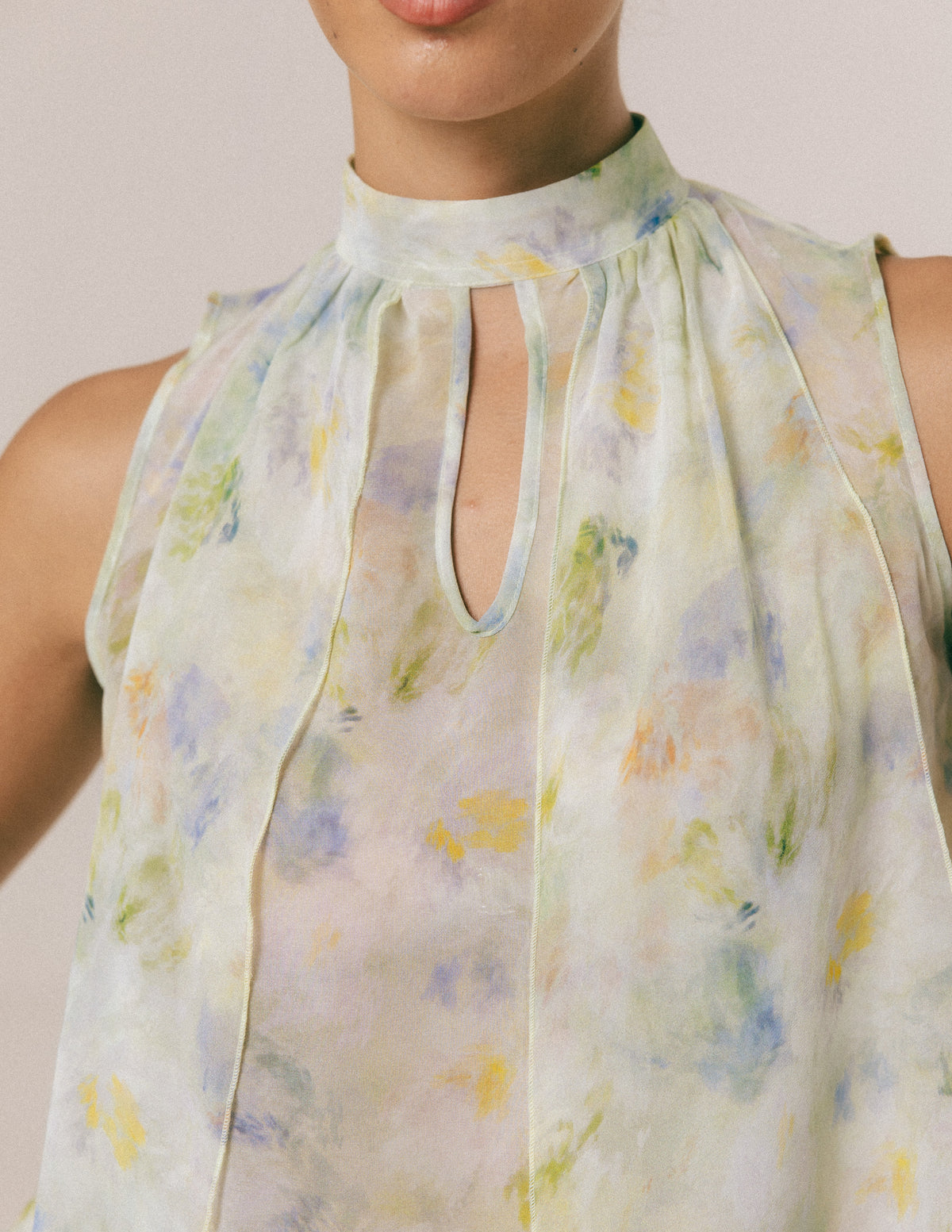 SHAWL DETAILED HIGH NECK TOP