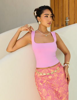 Scoop Neck Body Fitted Top