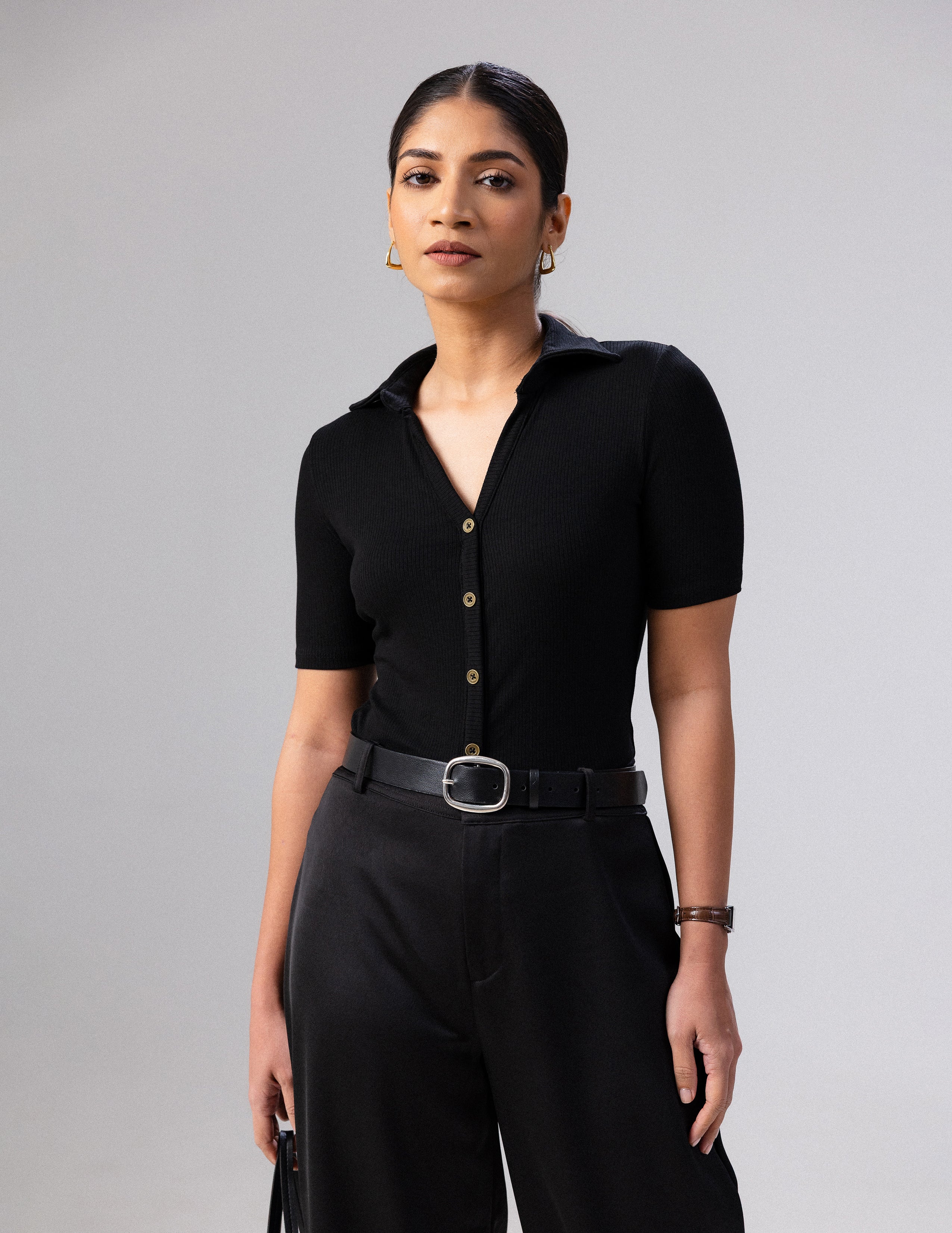 Short Sleeved Collar Detailed Top