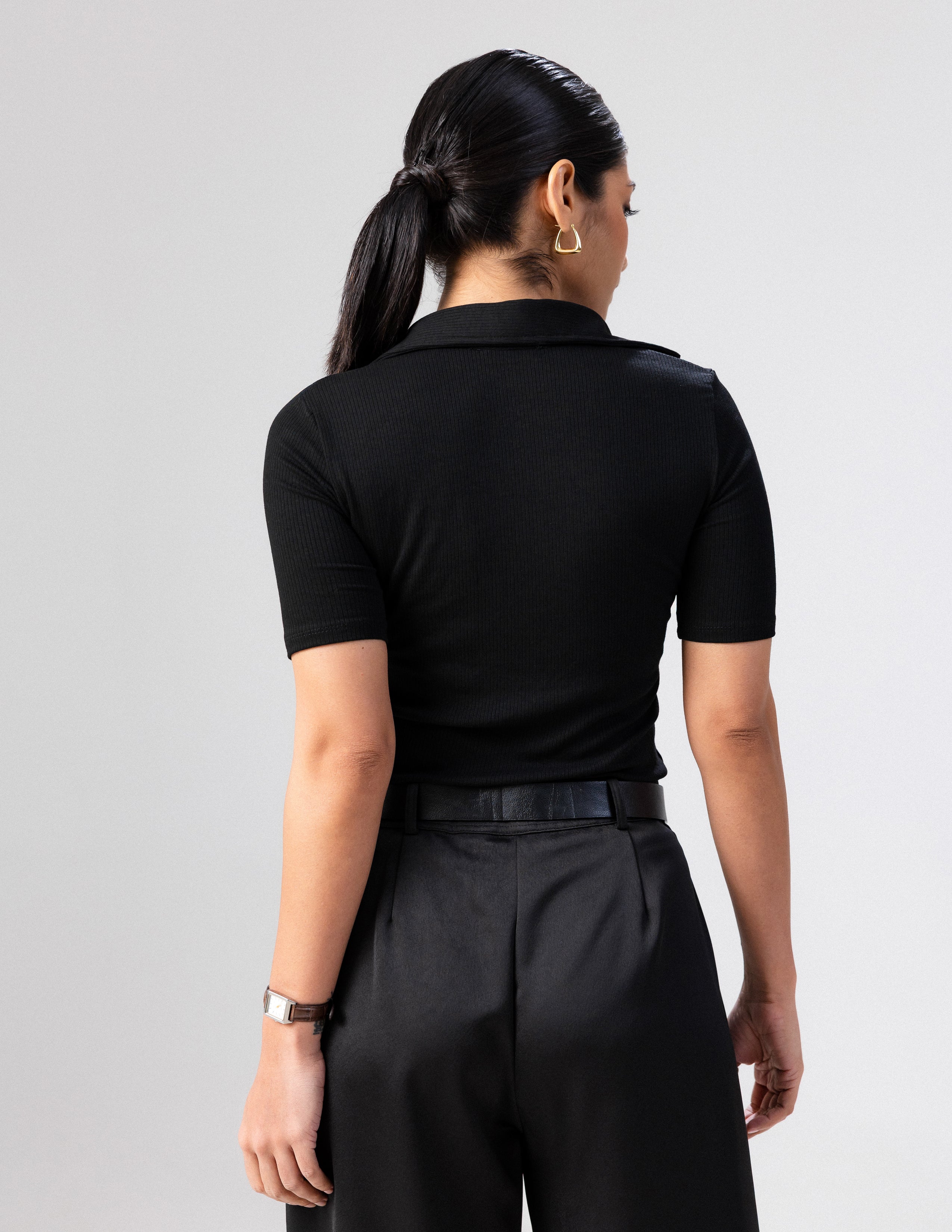 Short Sleeved Collar Detailed Top