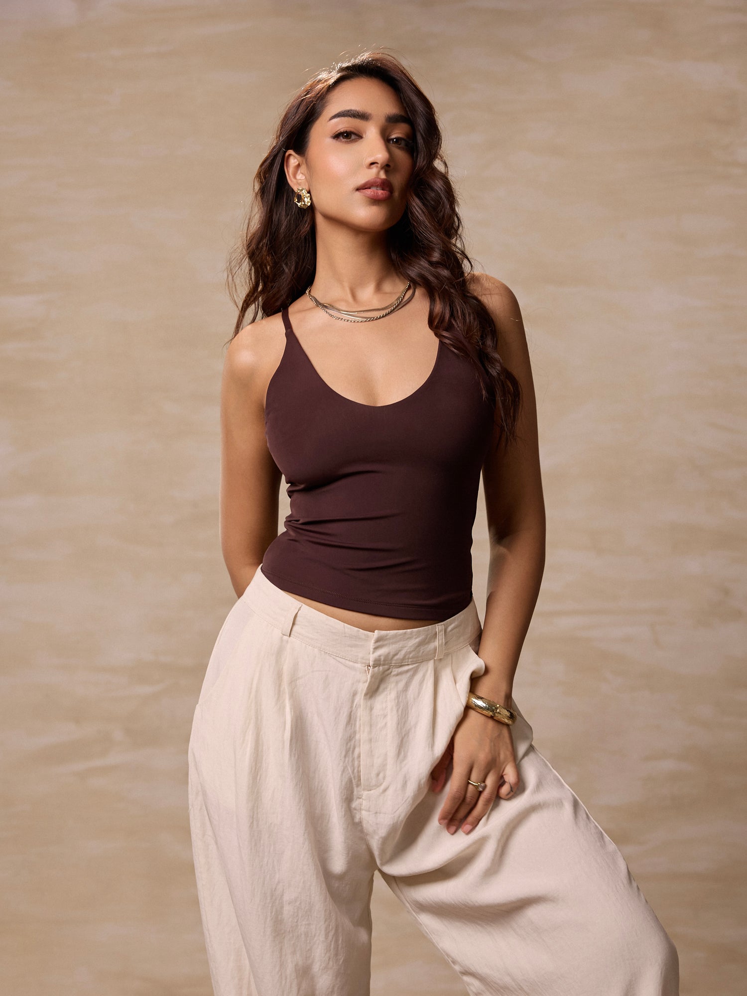 Back Bead Detailed V Neck Top