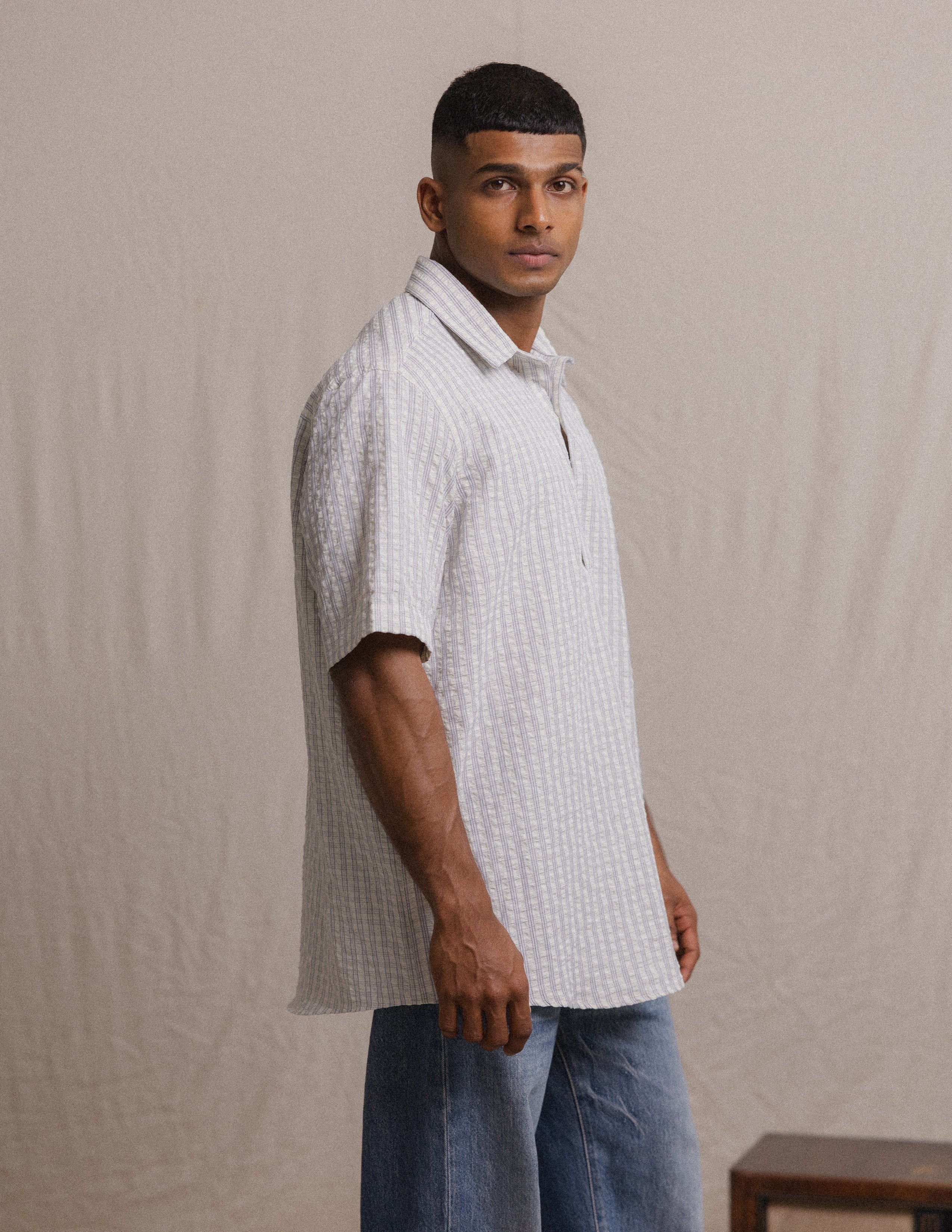 Half placket short sleeve shirt