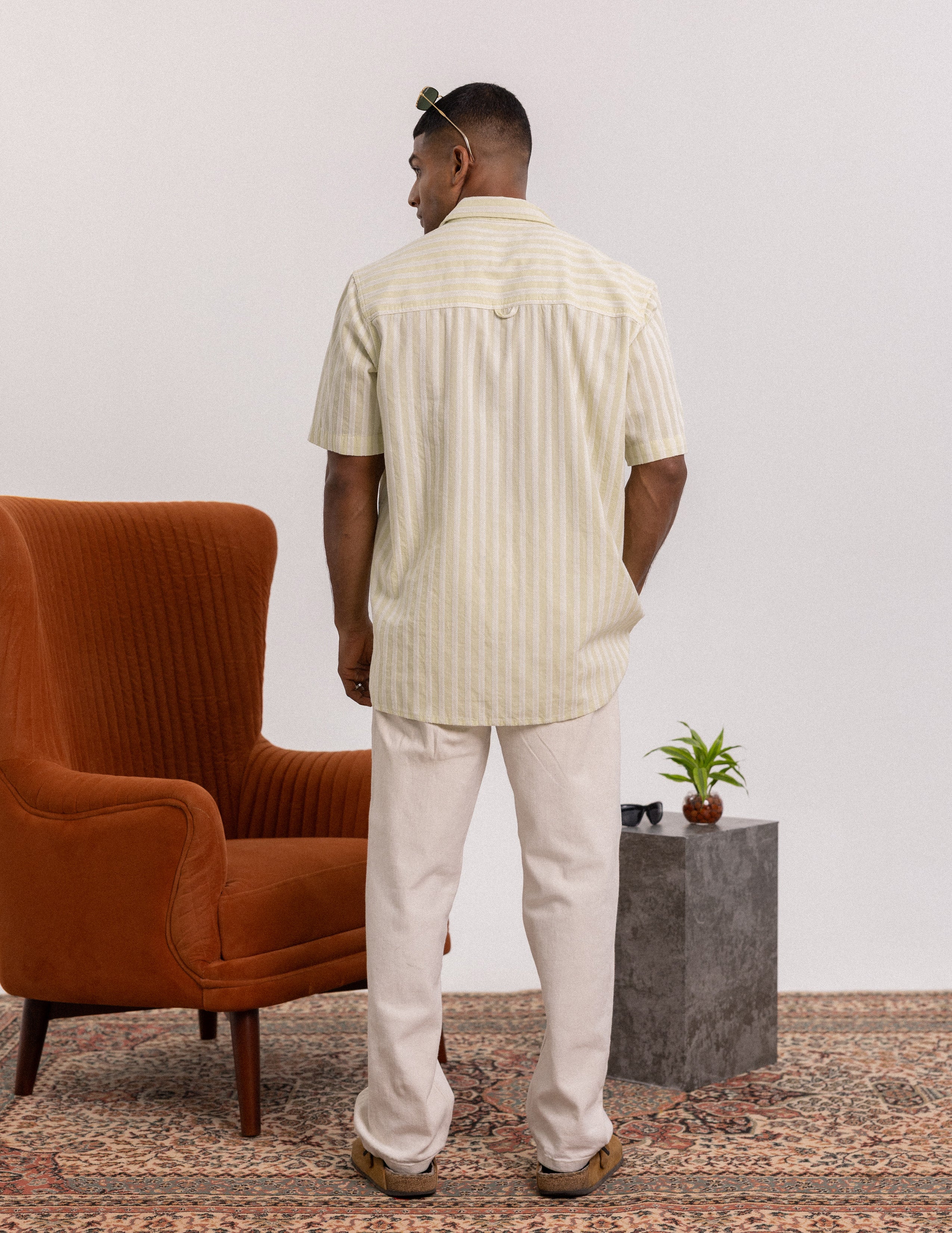 Center back loop detail short sleeve shirt