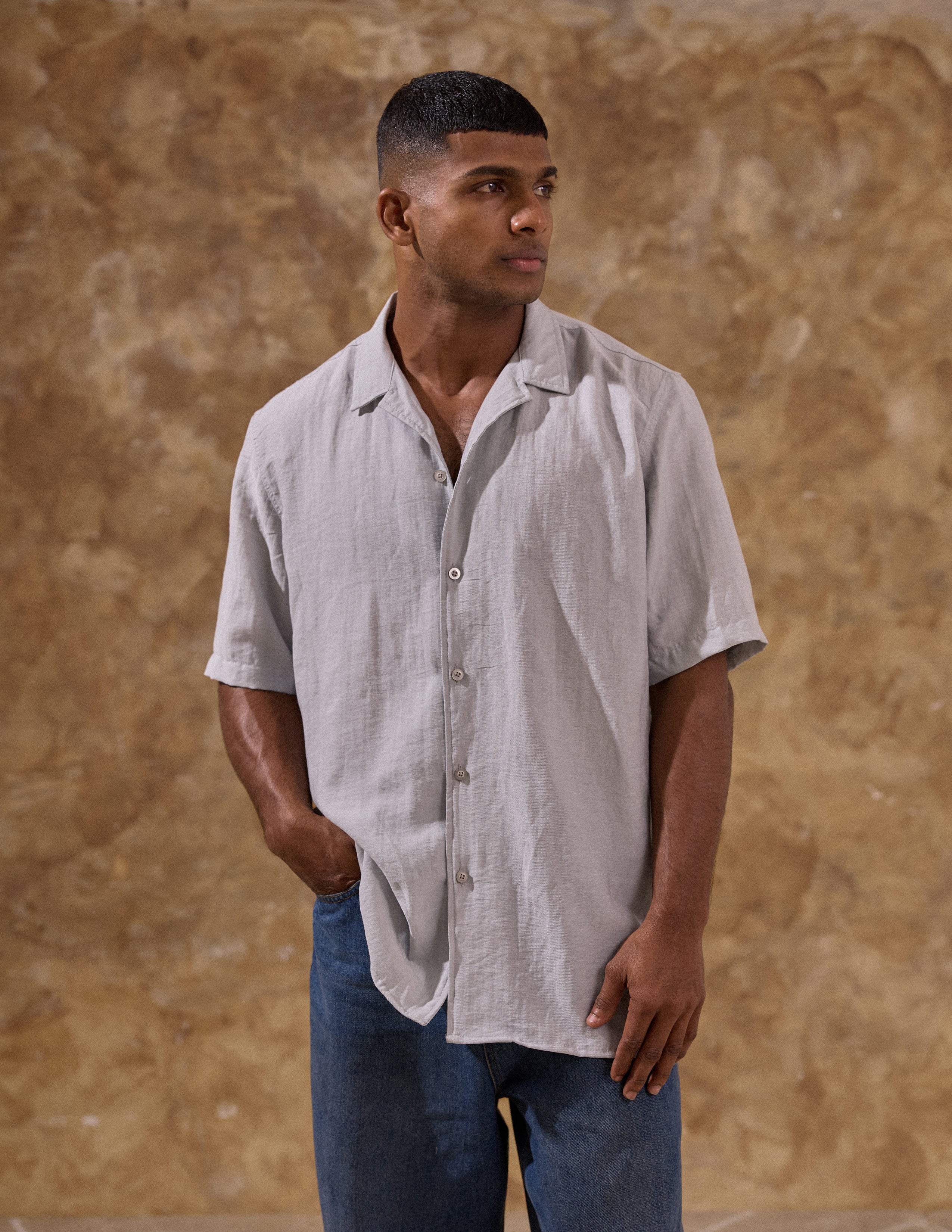 Center back loop detail shirt