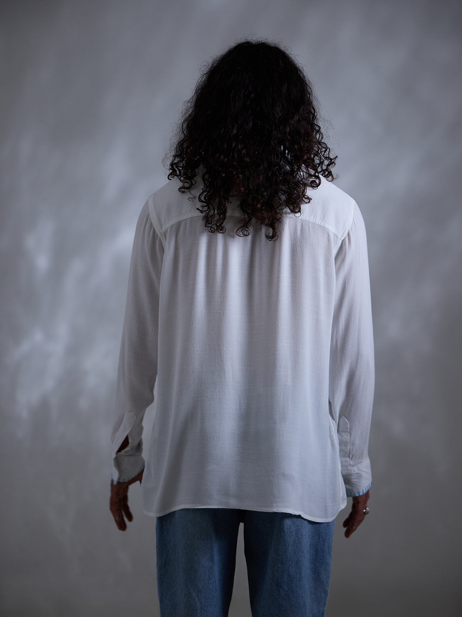 Oversized long sleeve embroidery shirt