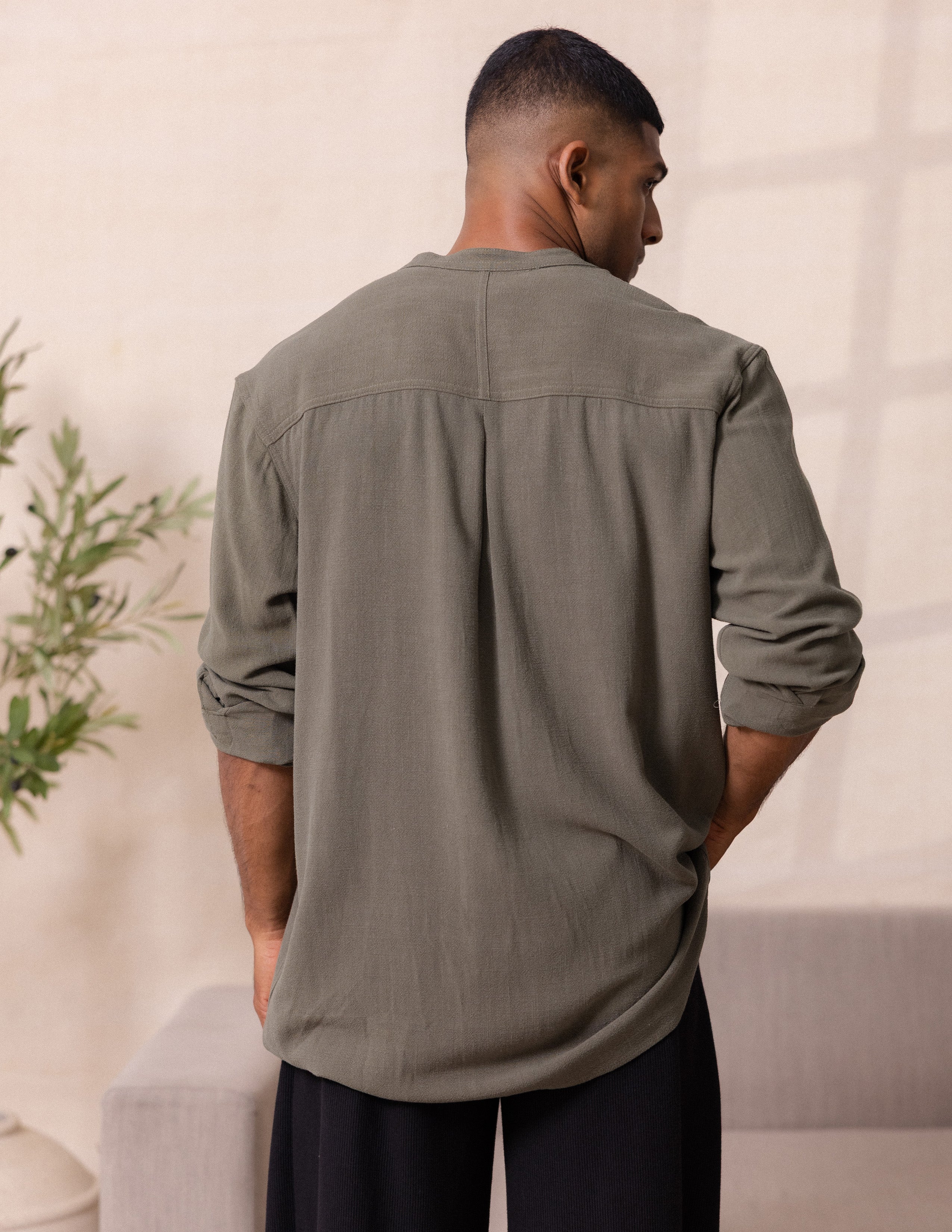 Chinese collar center back loop detail shirt