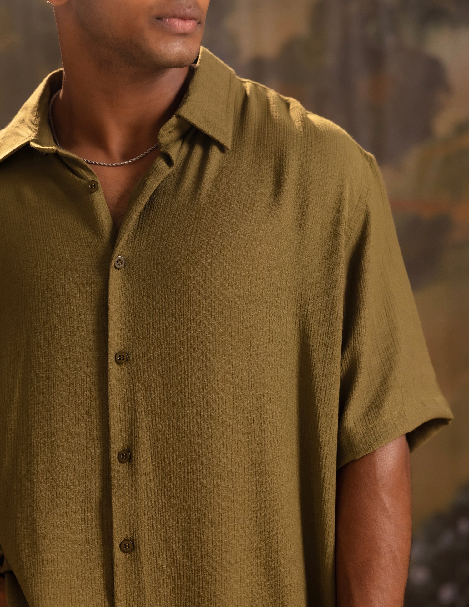 Regular collar short sleeve shirt