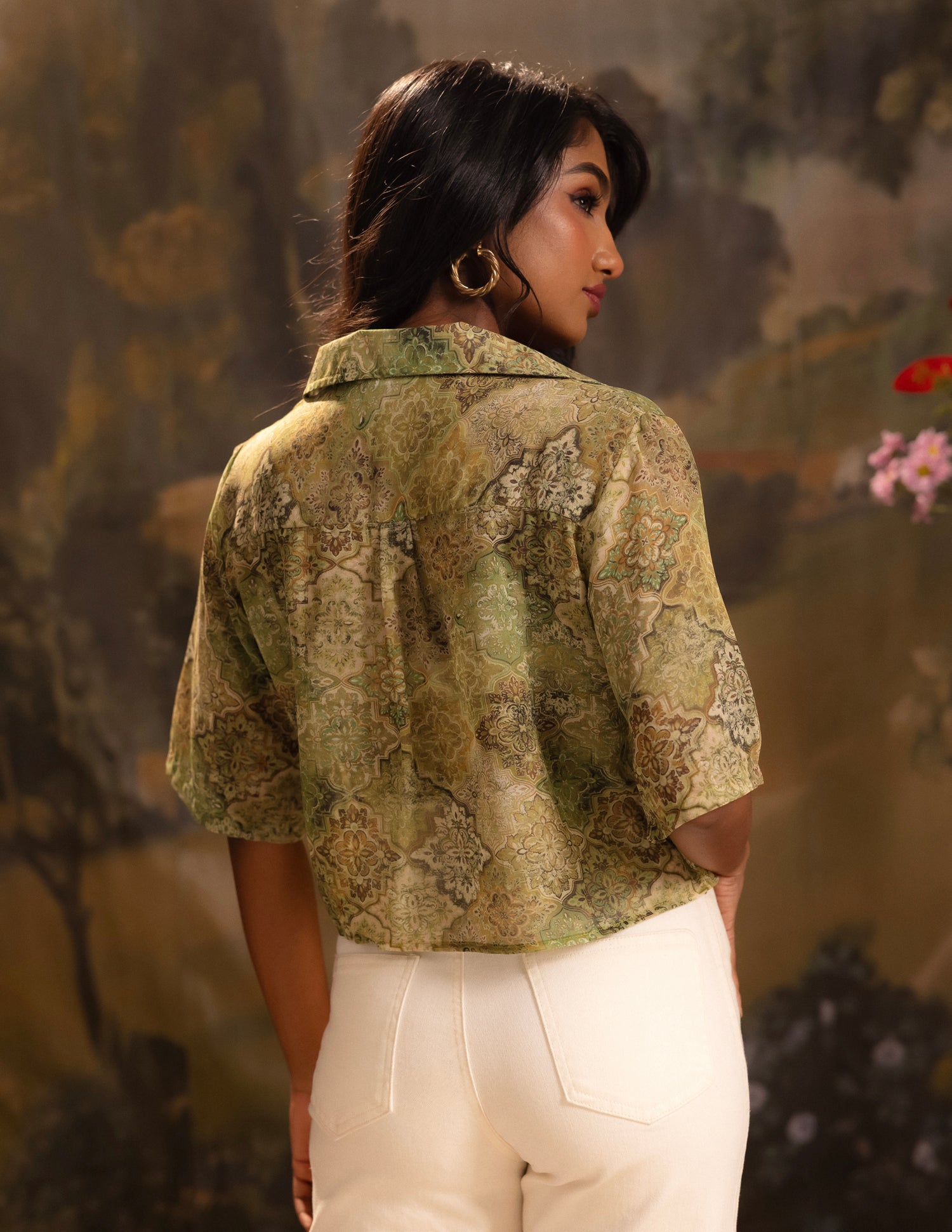 Collar Detailed Short Sleeved Cropped Top