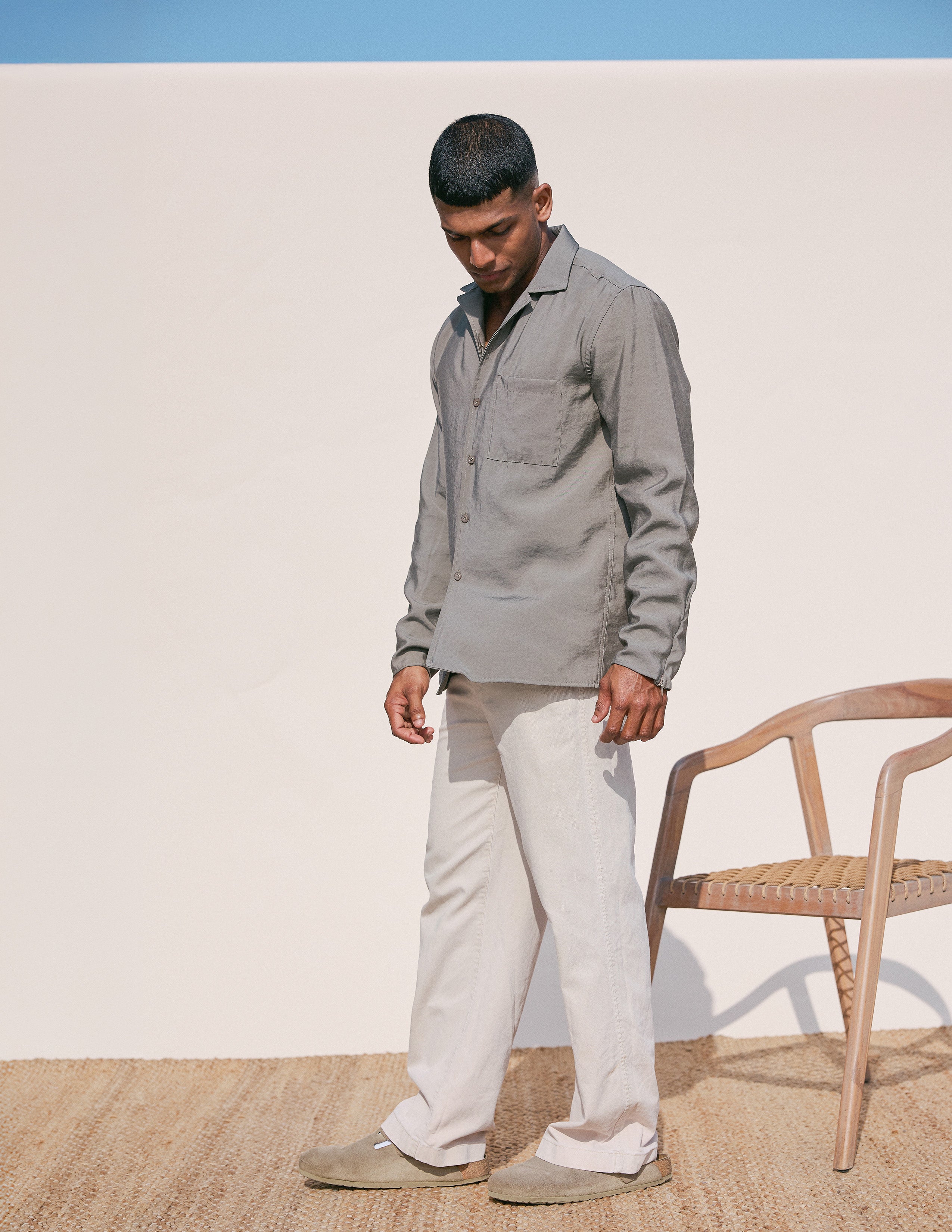 Hidden zipper detail shirt