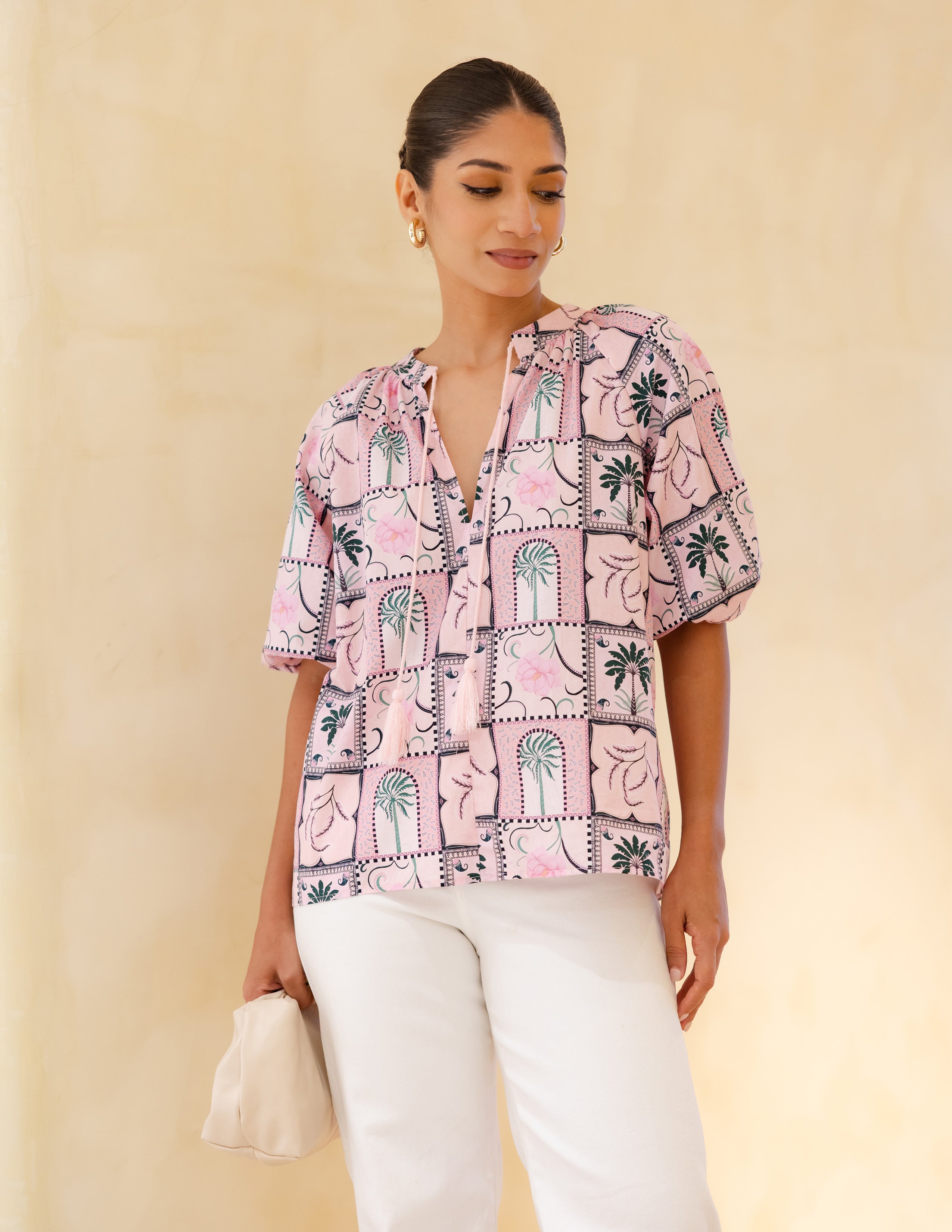 Tussel Detailed Printed Top