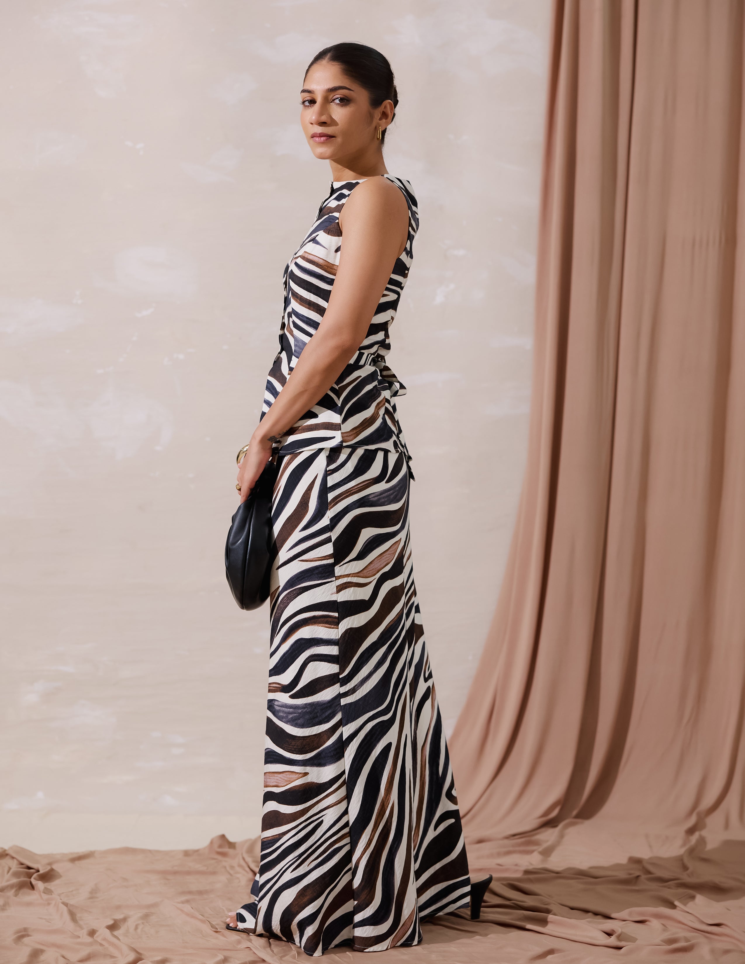 Button Down Sleeveless Printed Top