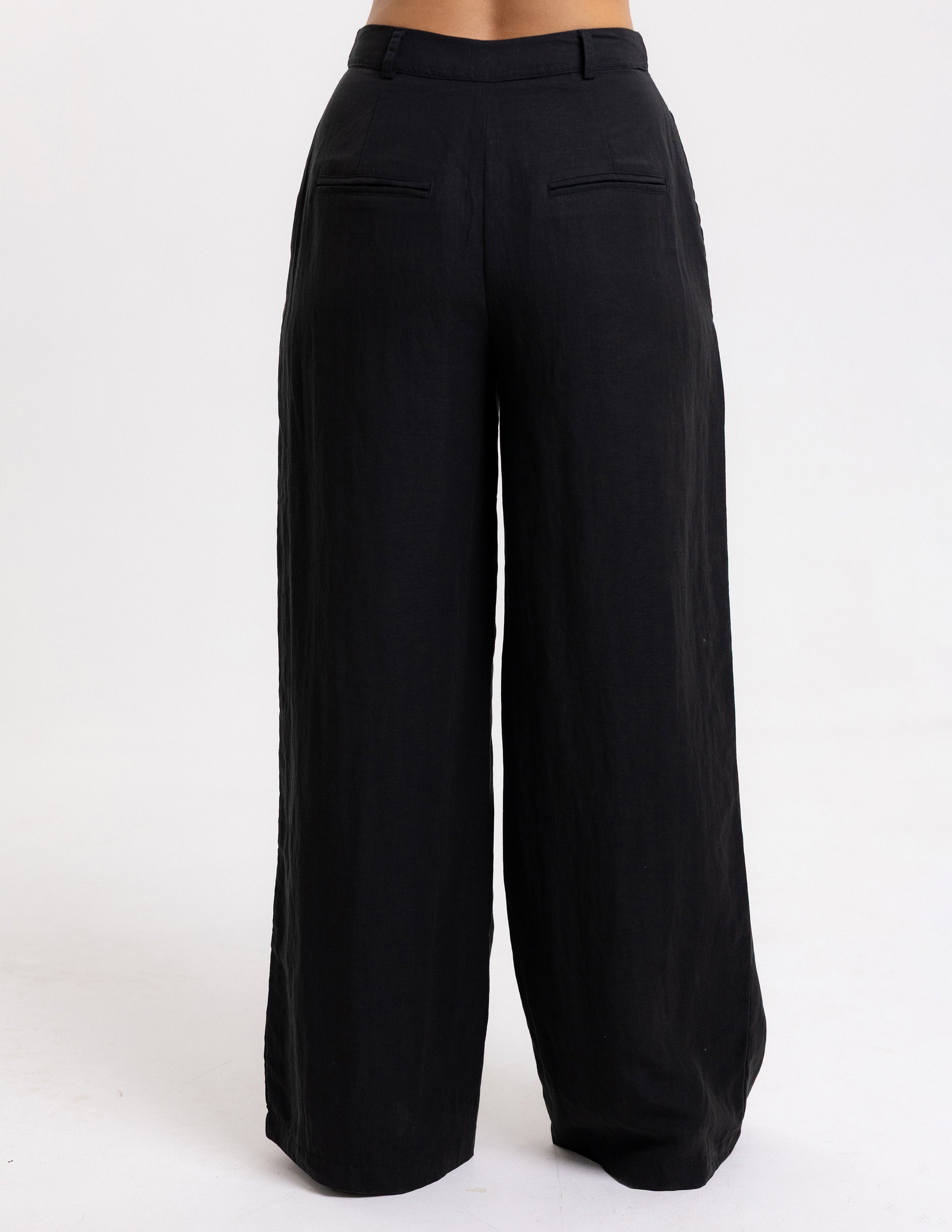 Straight Leg Pant
