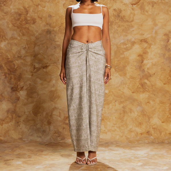 Front Ruched Straight Leg Pant