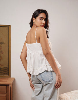 Asymetrical Hem Frill Detailed Sleevess Top
