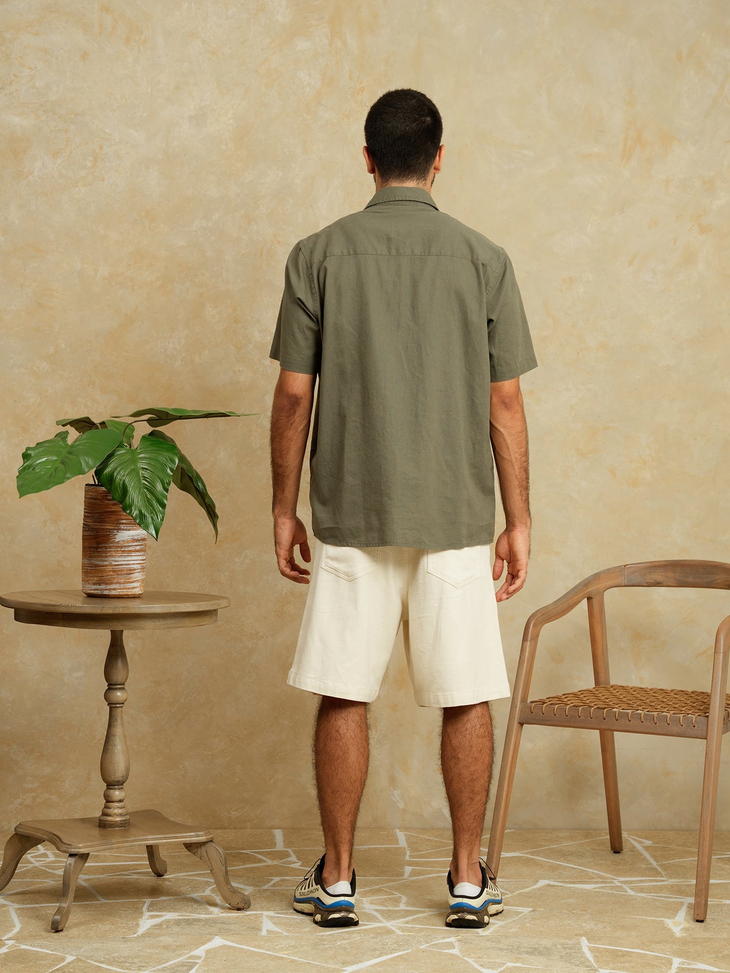 Oversized regular collar shirt