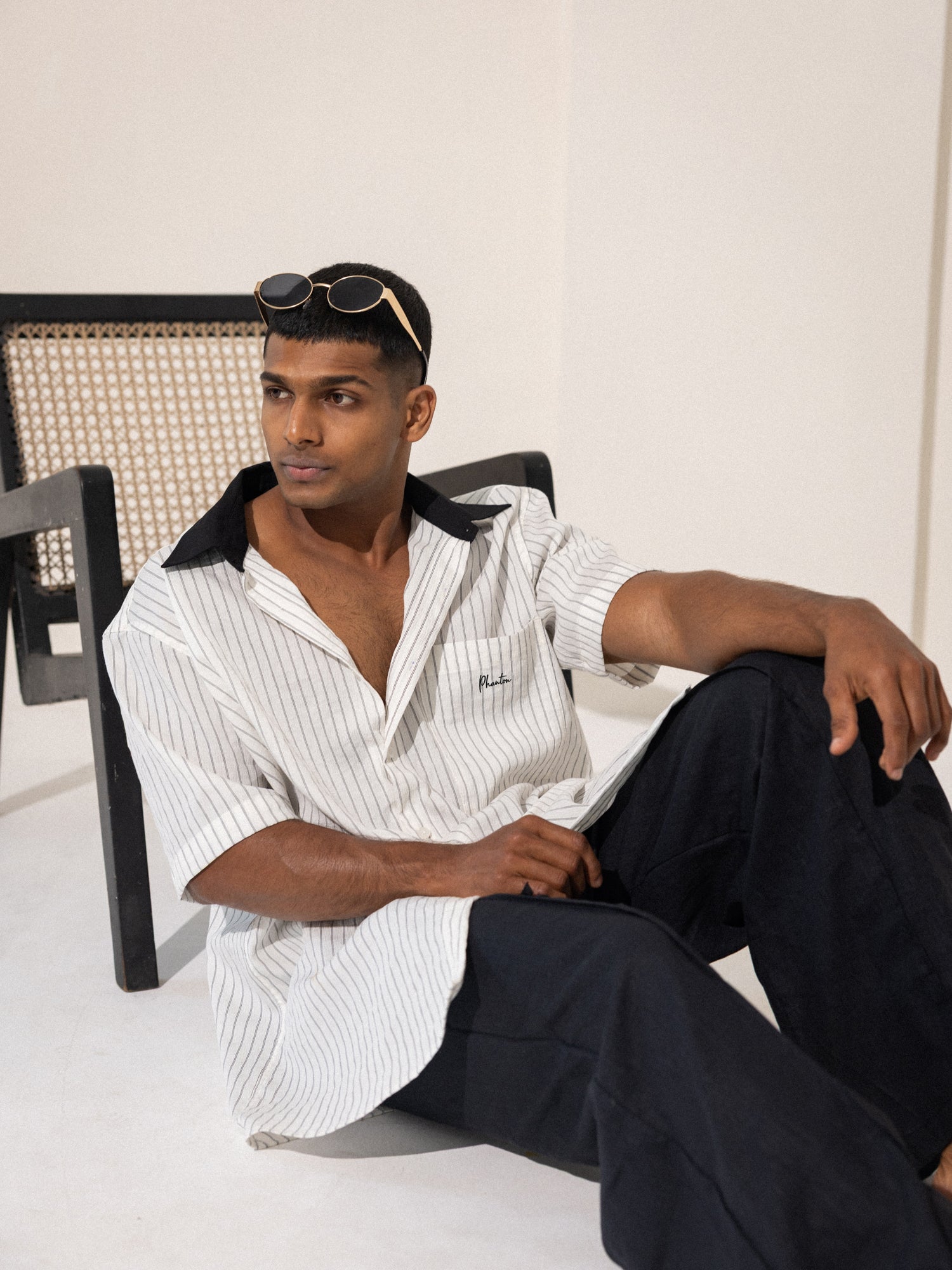 Contrast collar embroidery pocket shirt