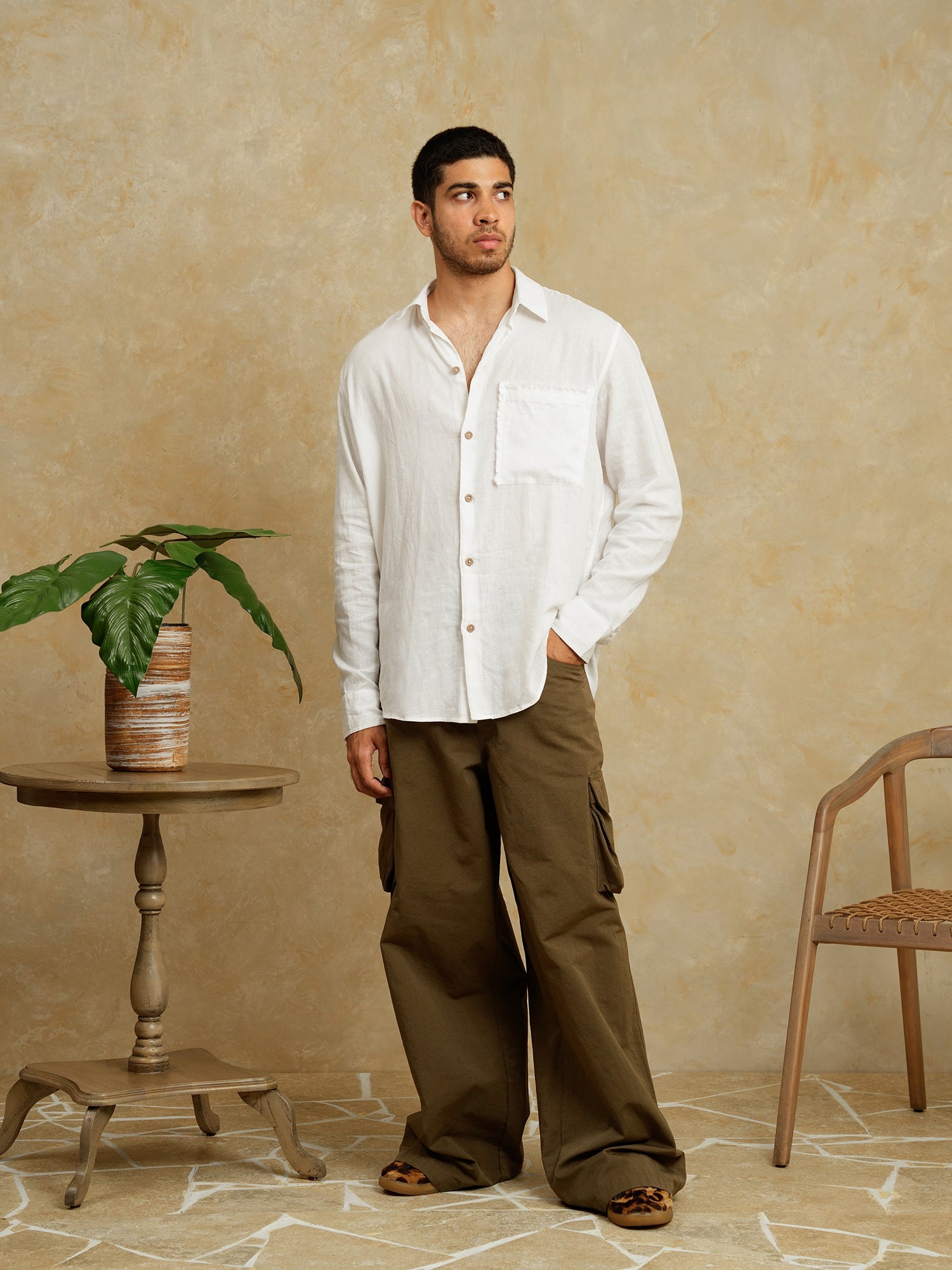 Raw edge pocket detail shirt