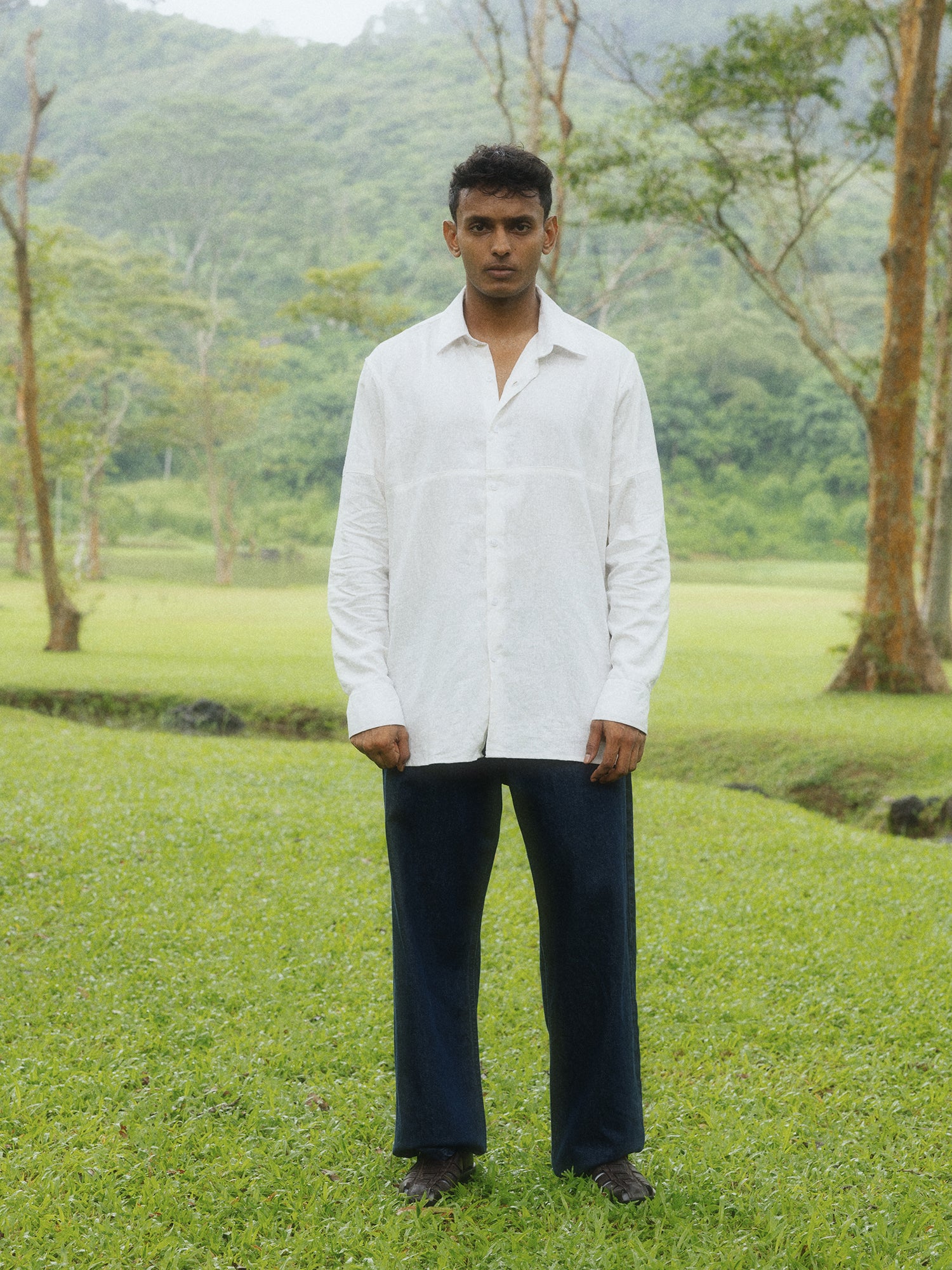 Regular collar cut and sew detailed shirt