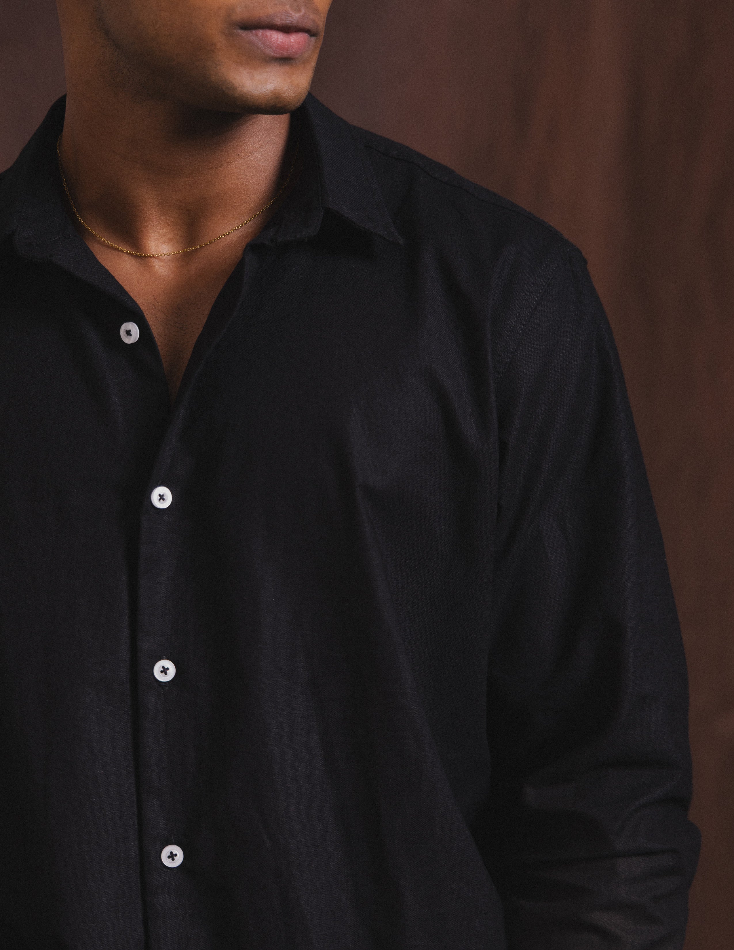 Center back pleat detail regular collar long sleeve shirt