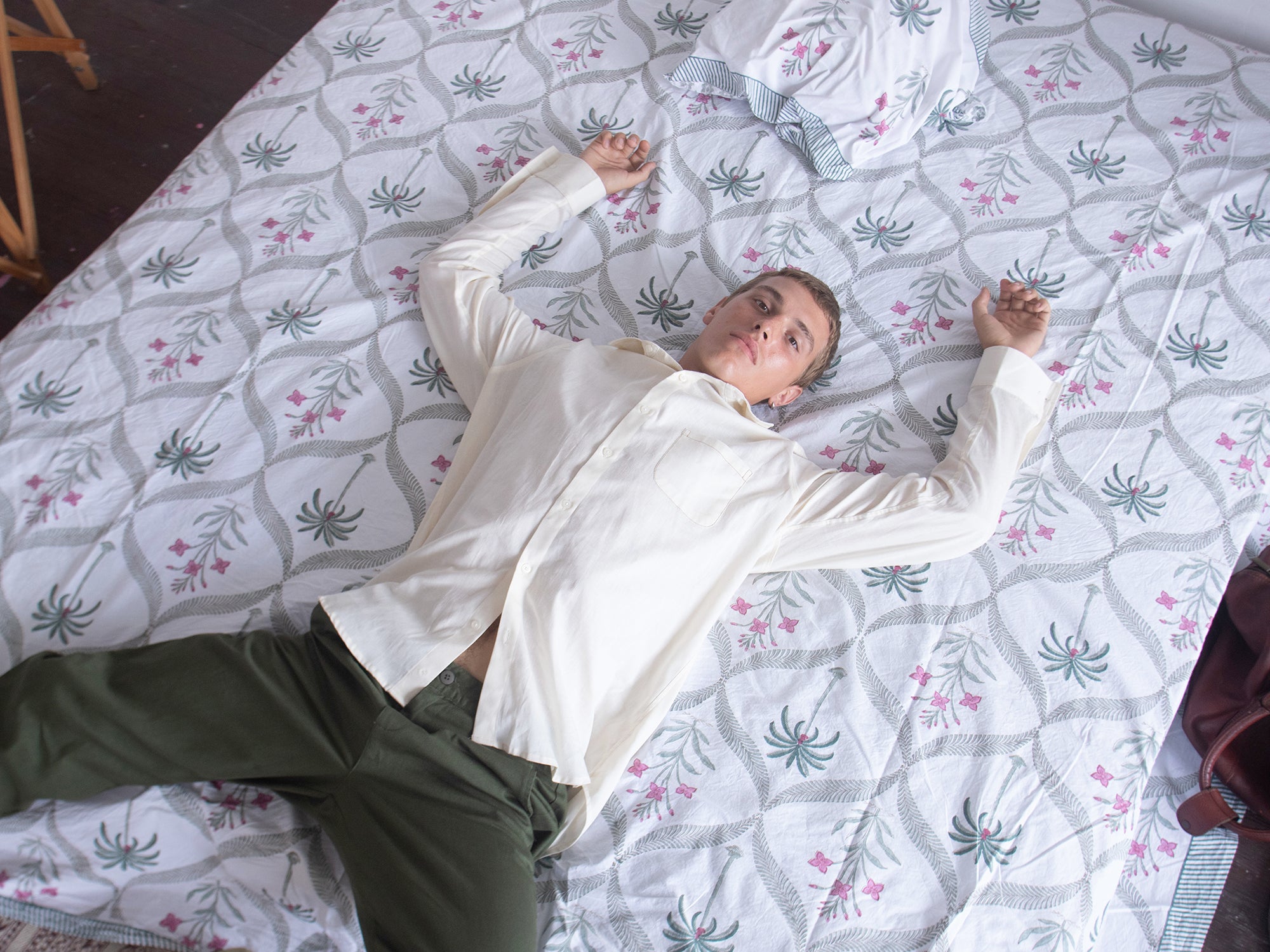 Long sleeve regular collar shirt