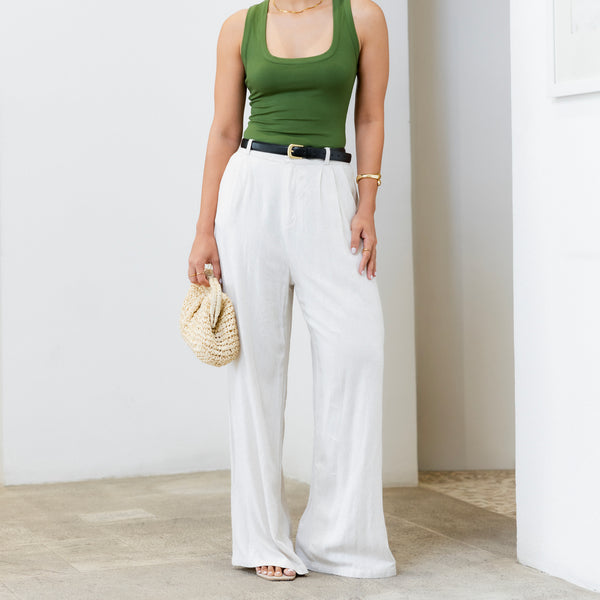 Scoop Neck Sleeveless Top