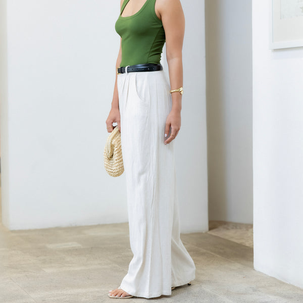 Scoop Neck Sleeveless Top
