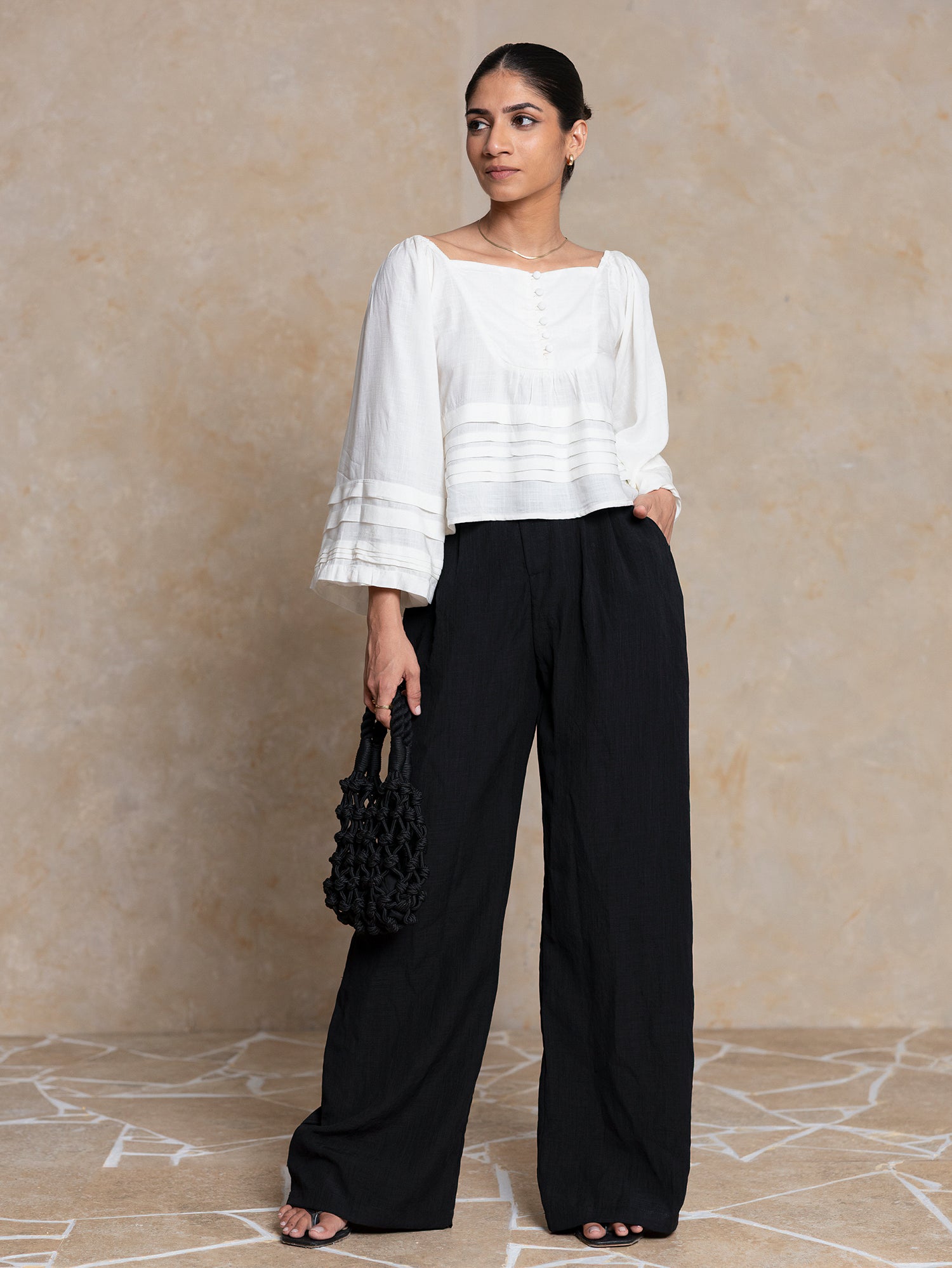 Pin Tuck Detailed Balloon Sleeved Top