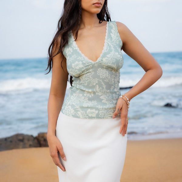 Lace Detailed Back Smocking Printed Top