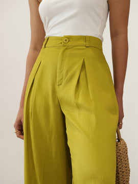 Pleat Detail Straight Leg Pant