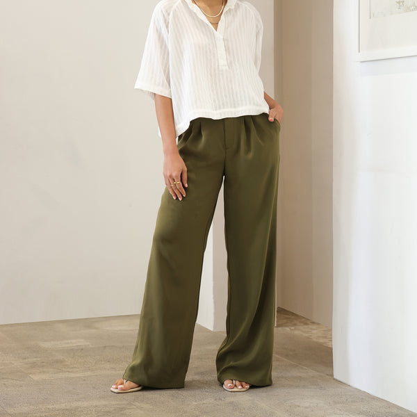 Front Pleated Wide Leg Pant