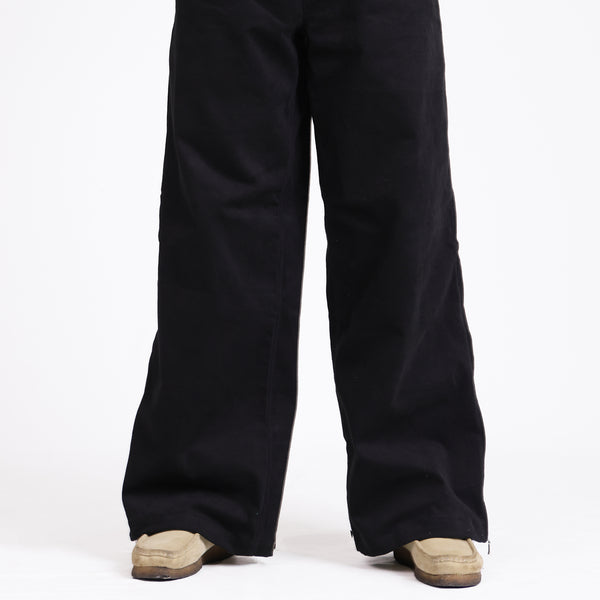 leg zipper detailed pant