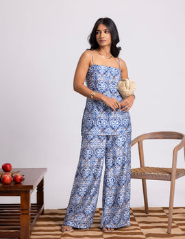 Side Slit Detailed Printed Top