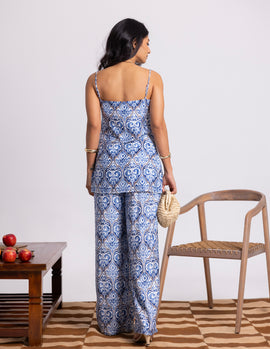 Side Slit Detailed Printed Top