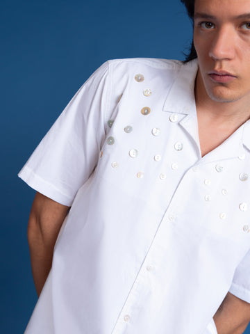 Special shell button design soft cotton shirt