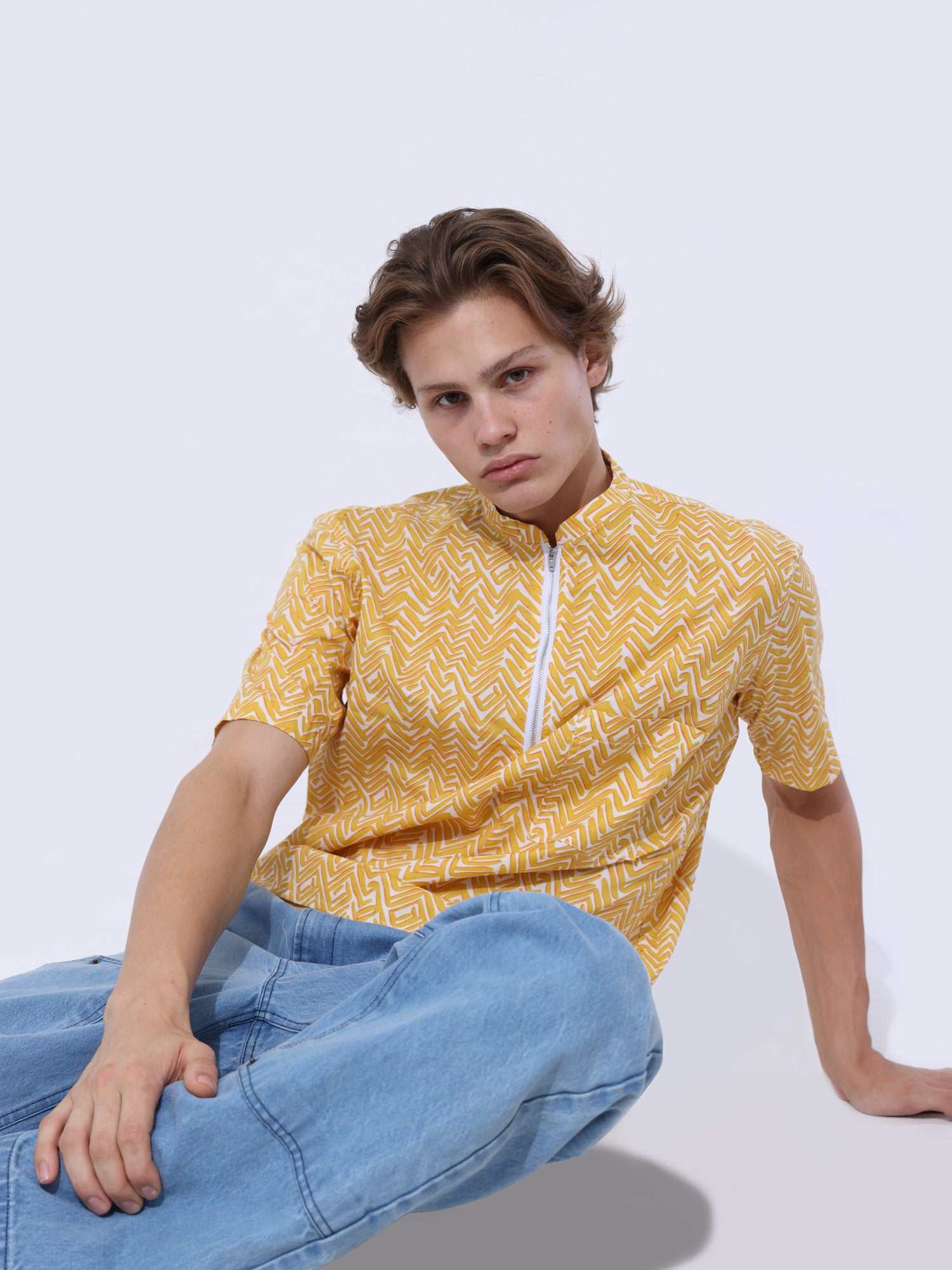 Front zipper detailed printed shirt