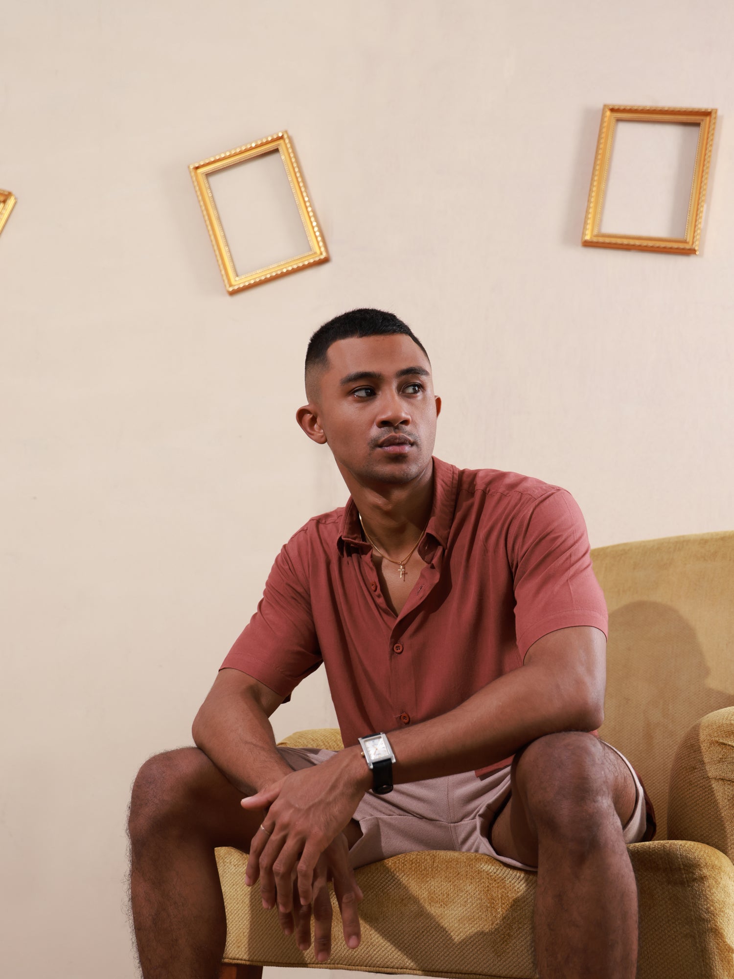 Short sleeved regular collar shirt