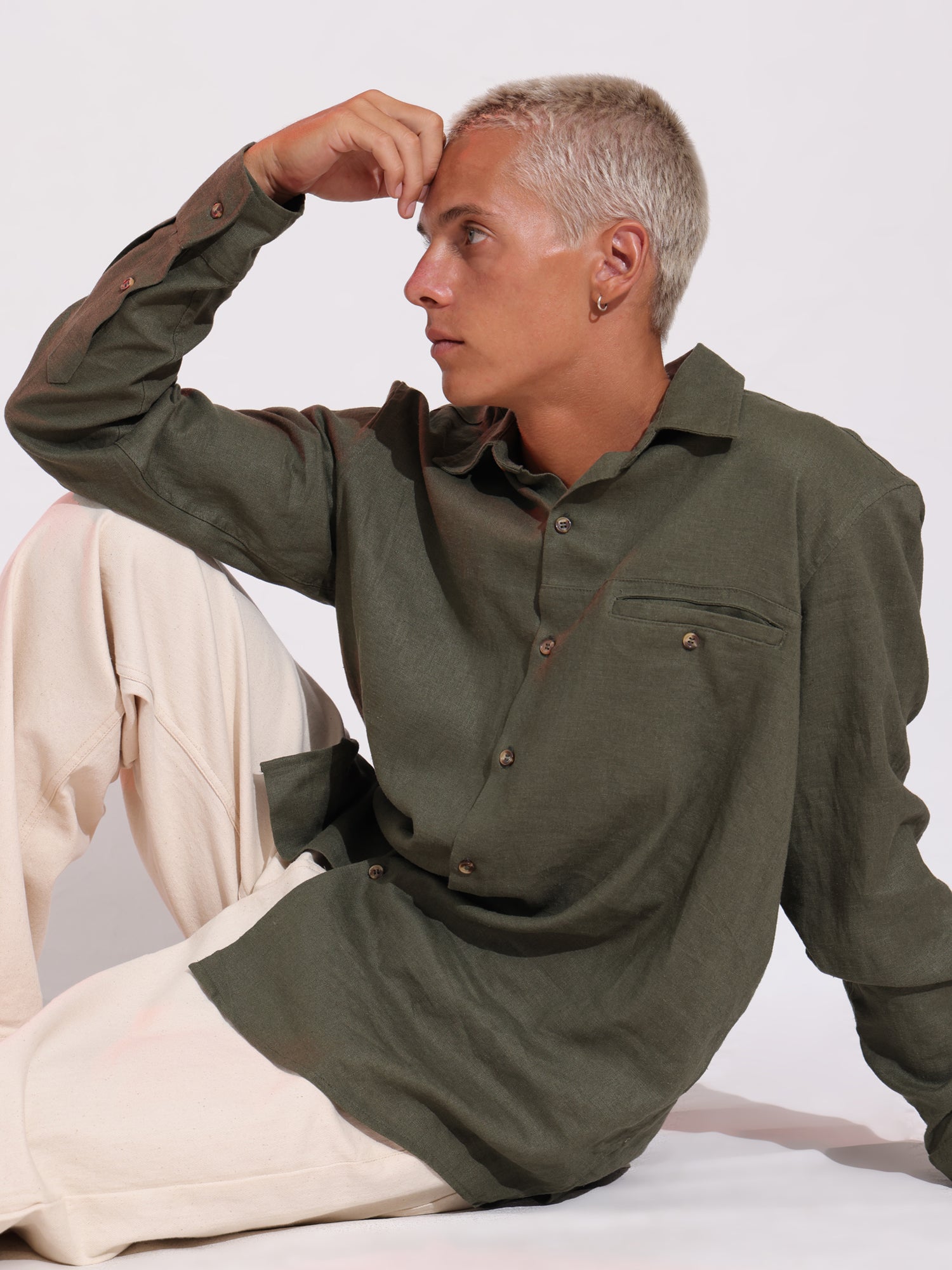 Welt pocket detailed long sleeved shirt